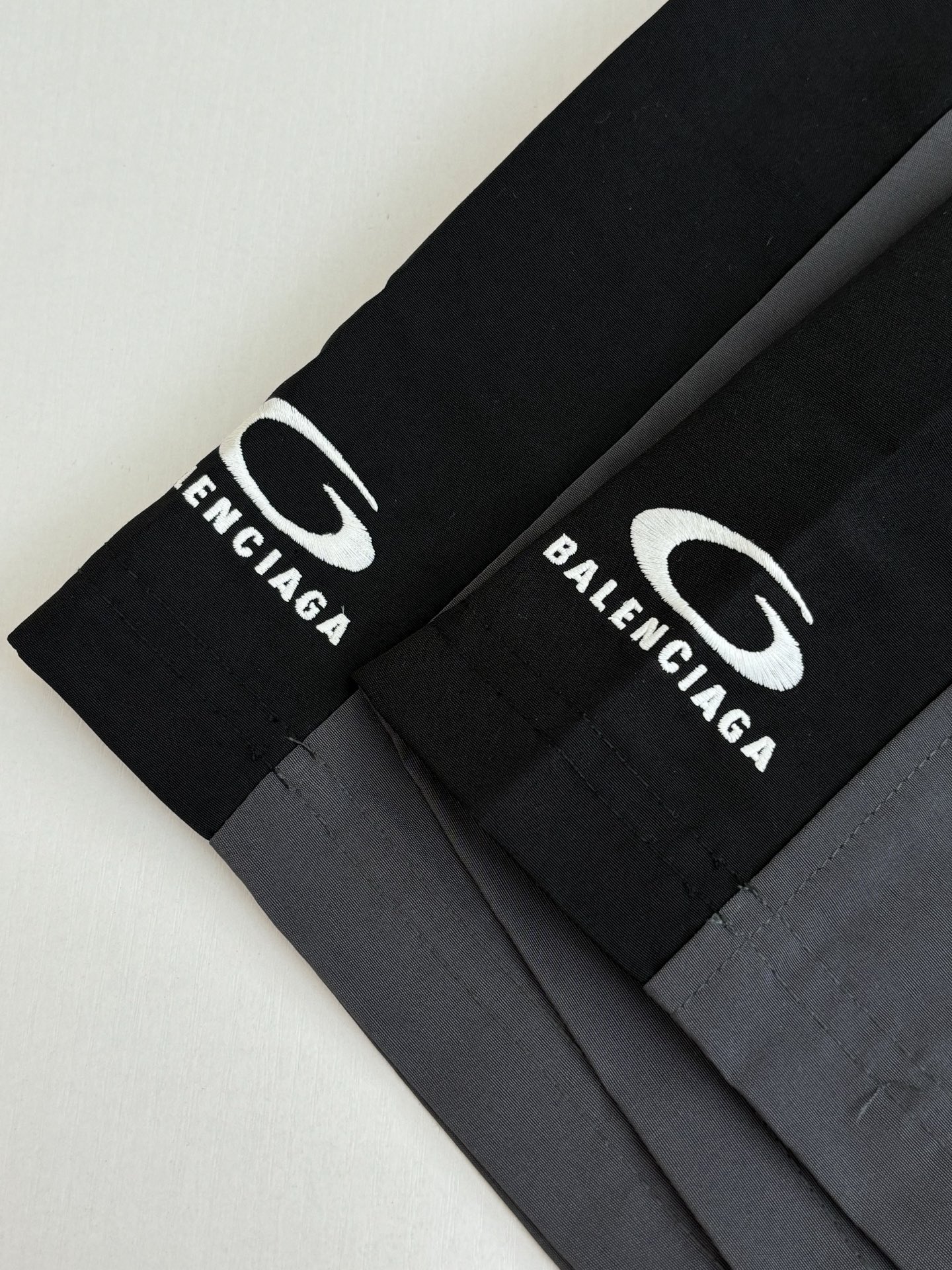 Balenciaga Balenciag*/巴黎 拼接圆环刺绣休闲短裤