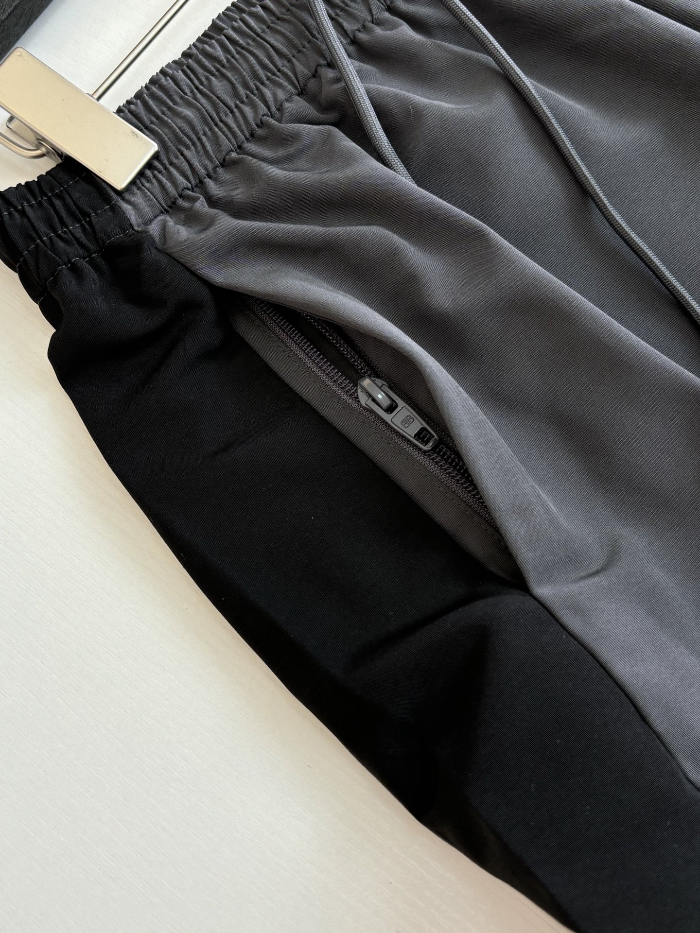 Balenciaga Balenciag*/巴黎 拼接圆环刺绣休闲短裤