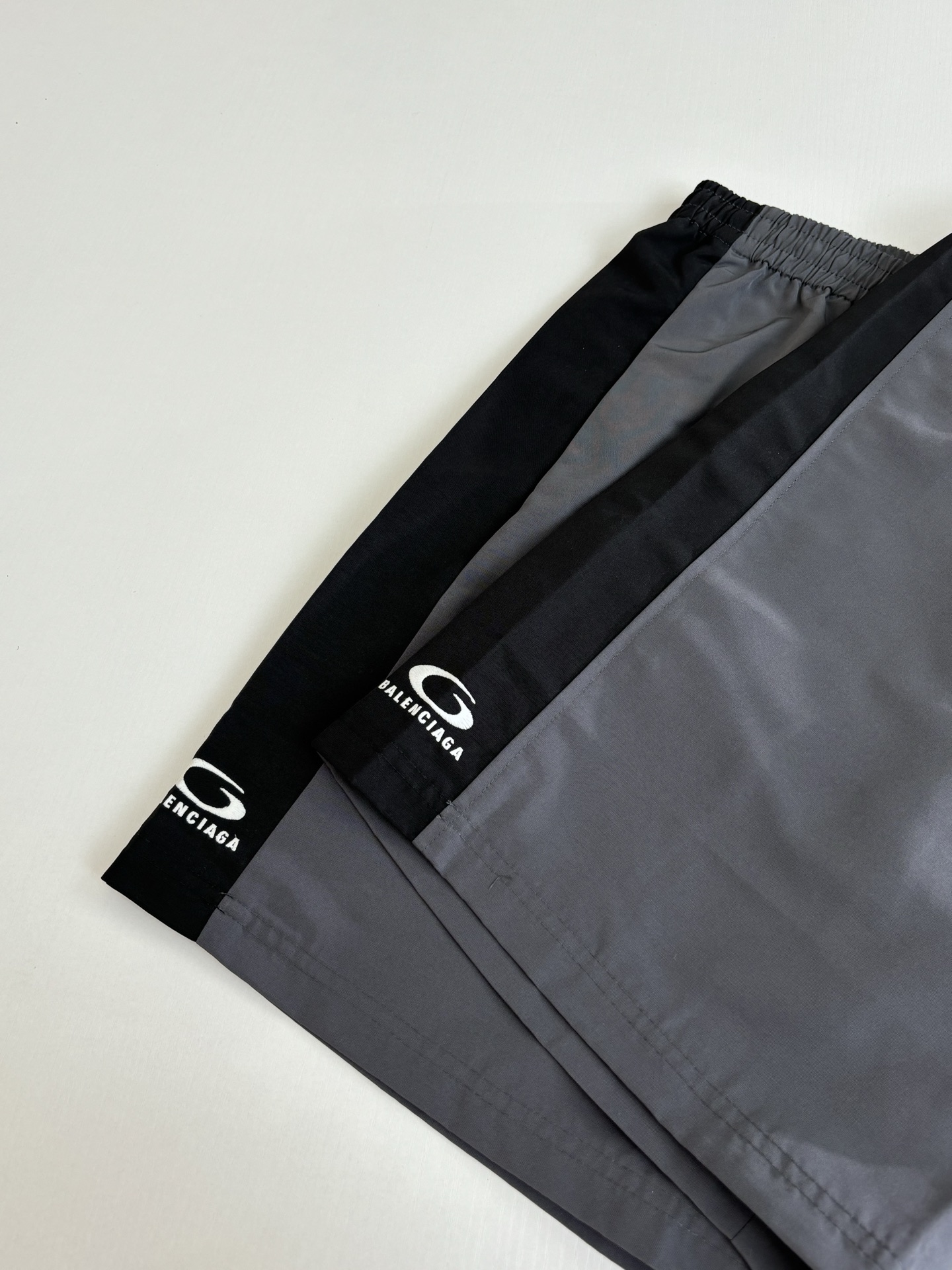 Balenciaga Balenciag*/巴黎 拼接圆环刺绣休闲短裤