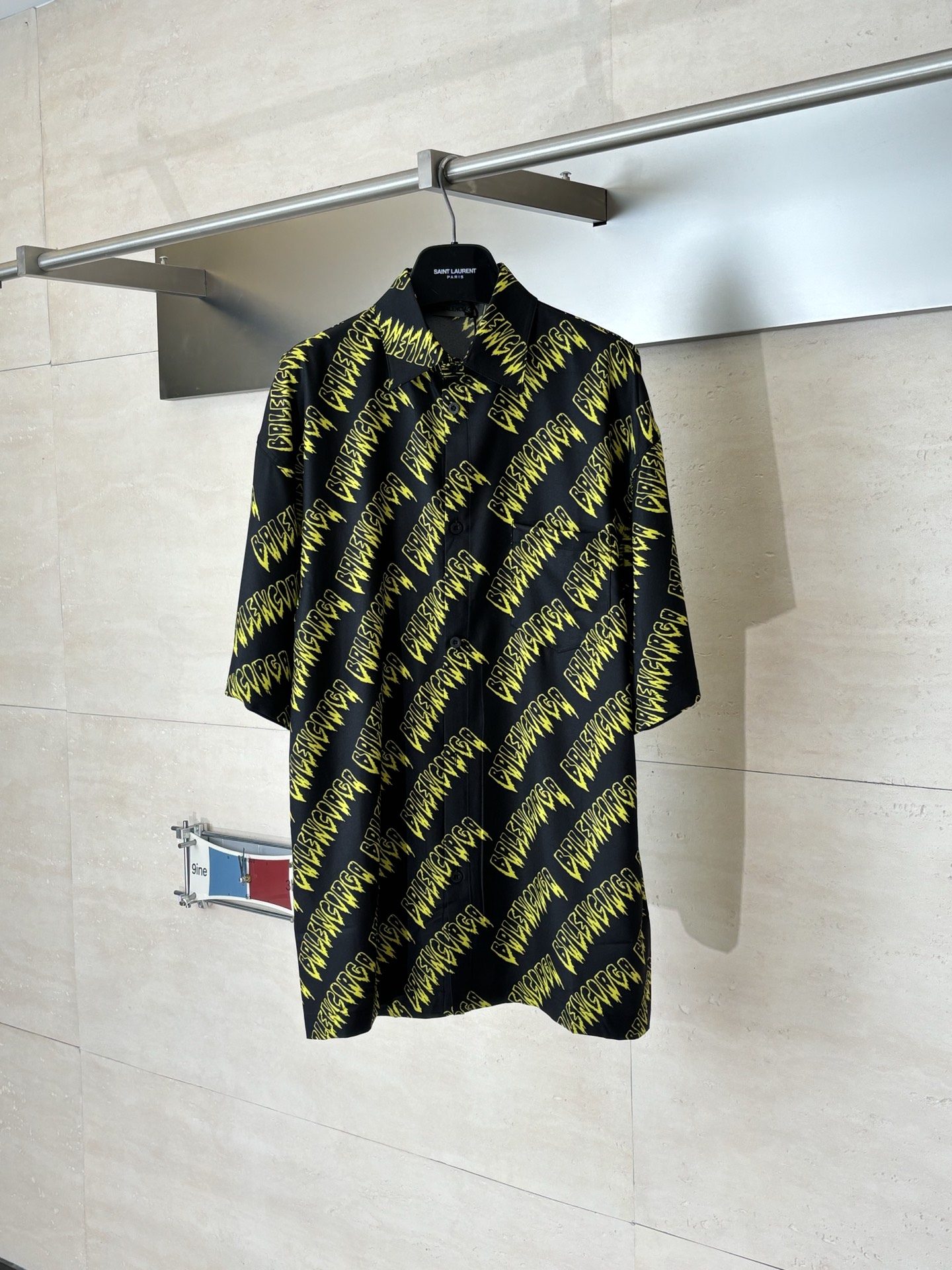 Balenciaga Balenciag*/巴黎 26SS 满印涂鸦字母短袖衬衫