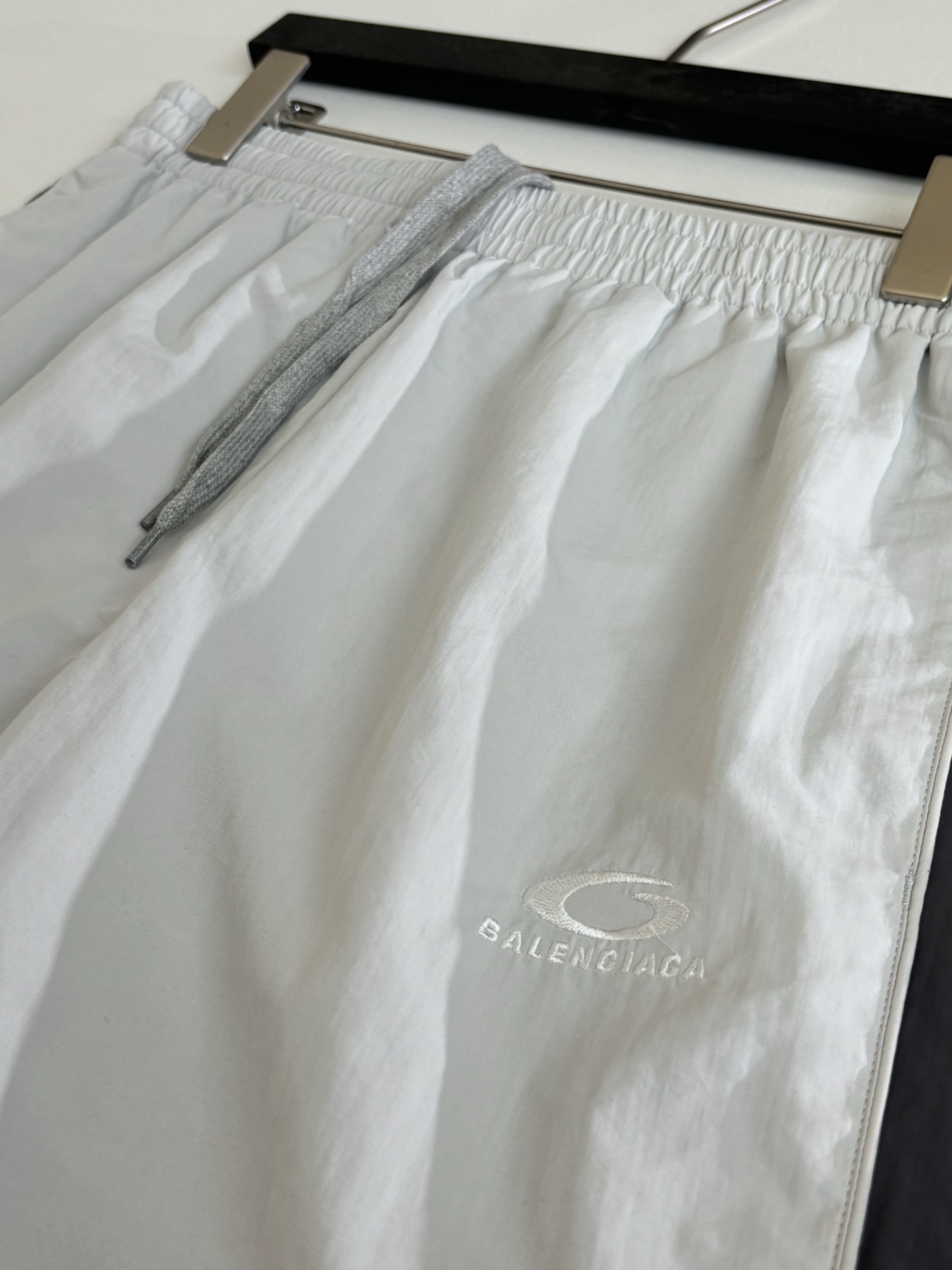 Balenciaga Balancing*/巴黎 26SS 拼色圆环刺绣休闲短裤