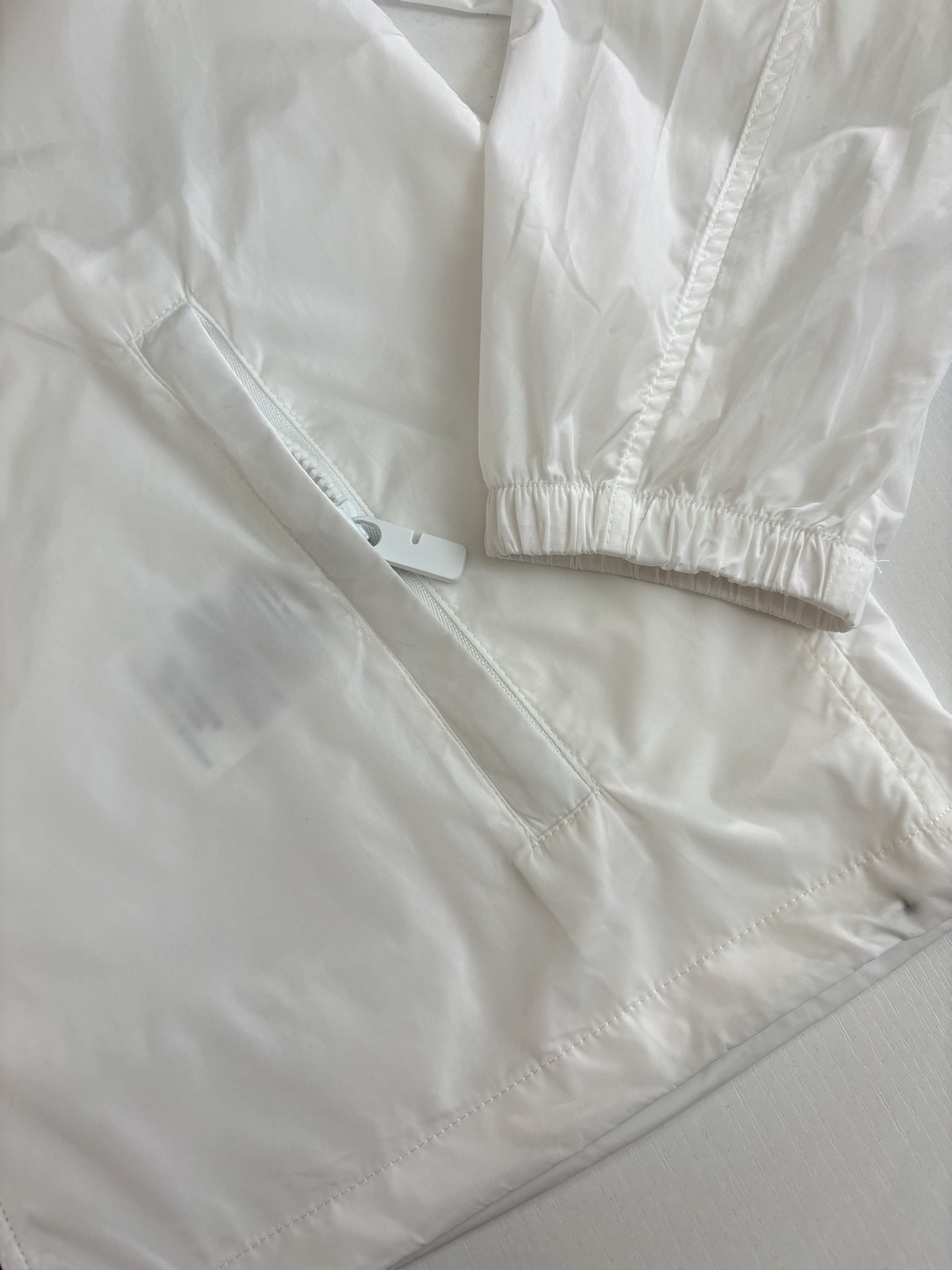 Burberry Burberr*/巴宝莉 格纹饰带尼龙连帽防晒服外套