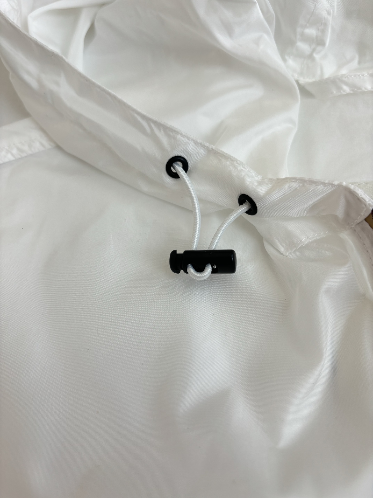 Burberry Burberr*/巴宝莉 格纹饰带尼龙连帽防晒服外套