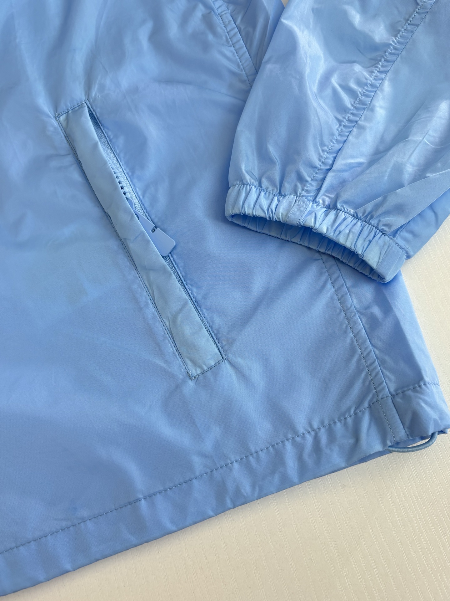 Burberry Burberr*/巴宝莉 格纹饰带尼龙连帽防晒服外套