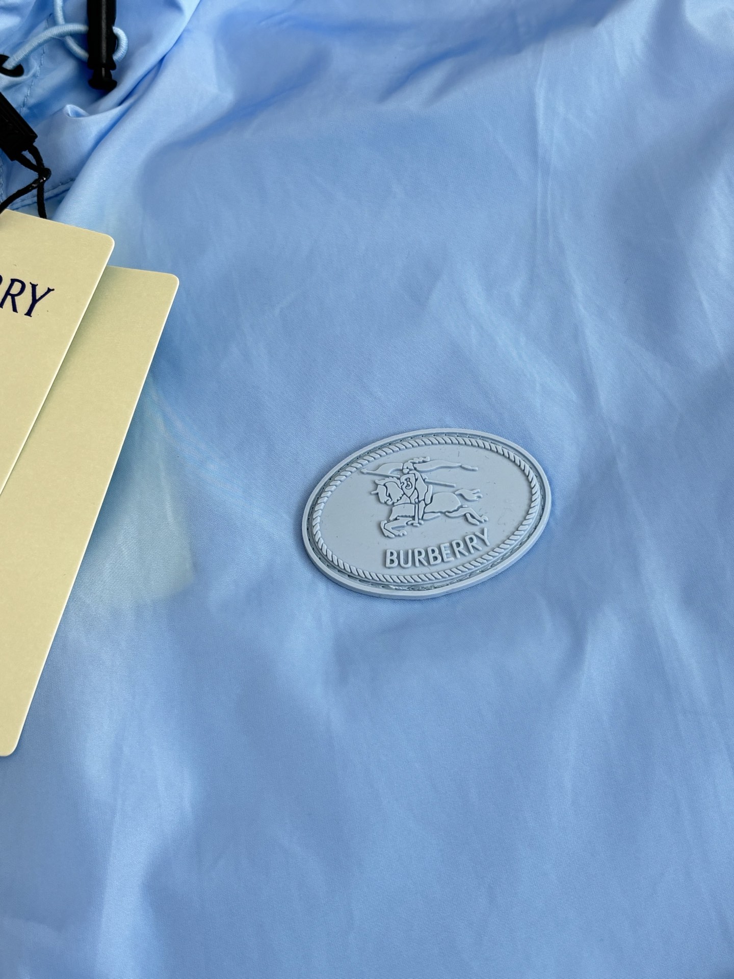 Burberry Burberr*/巴宝莉 格纹饰带尼龙连帽防晒服外套