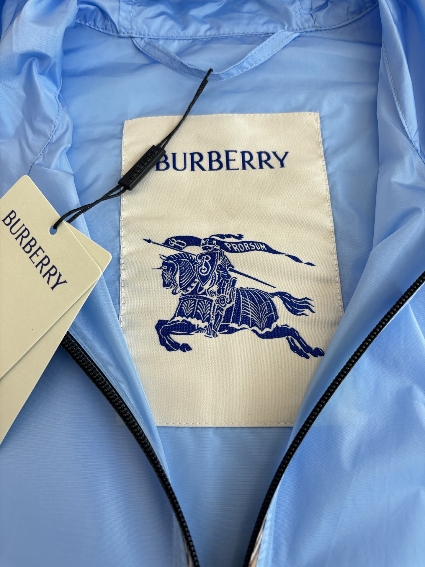 Burberry Burberr*/巴宝莉 格纹饰带尼龙连帽防晒服外套