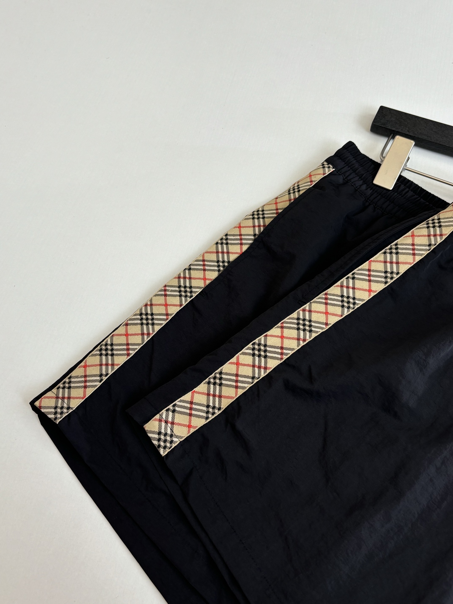 Burberry Burberr*/巴宝莉 尼龙侧边格纹抽绳沙滩休闲短裤