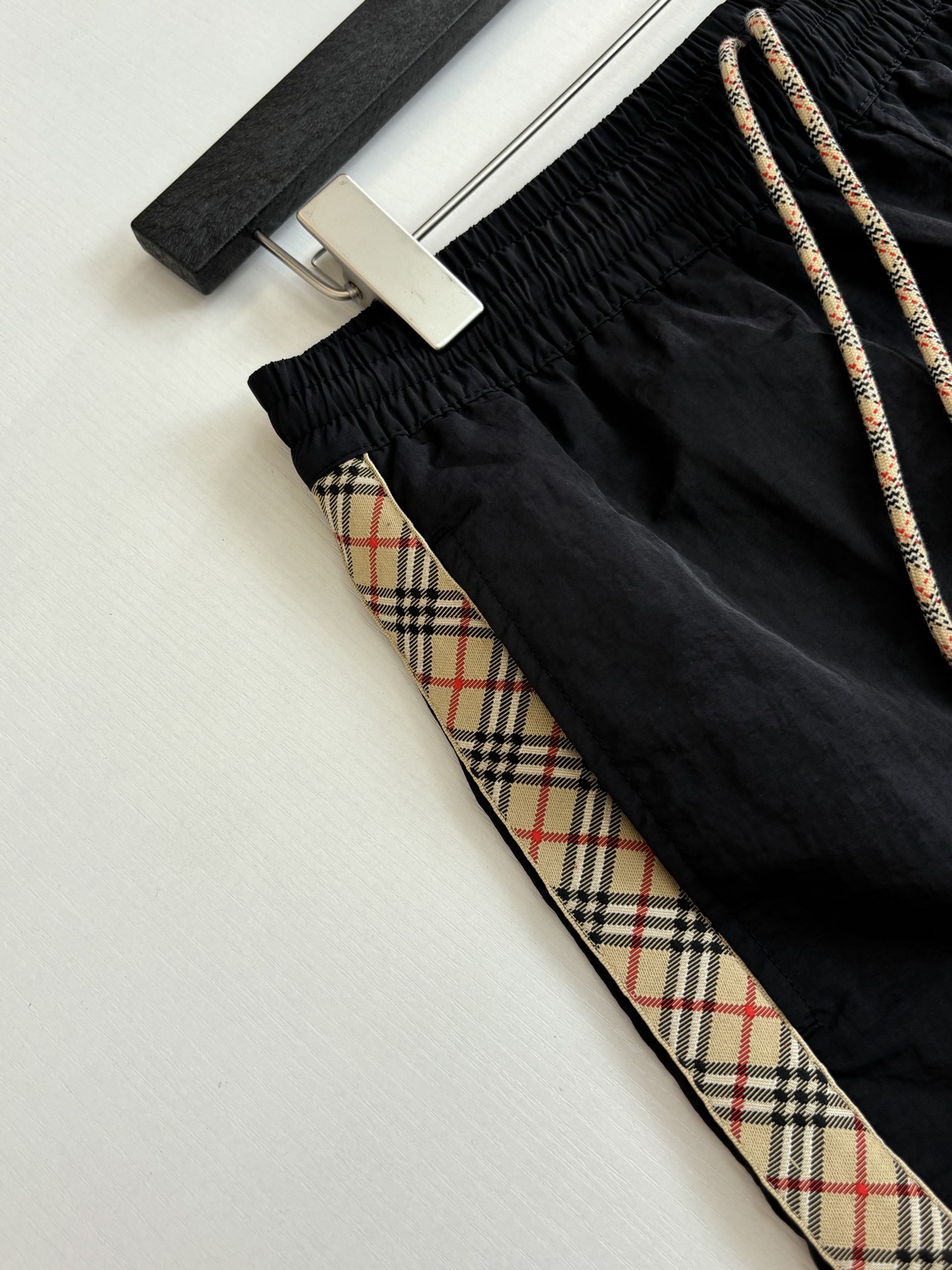 Burberry Burberr*/巴宝莉 尼龙侧边格纹抽绳沙滩休闲短裤