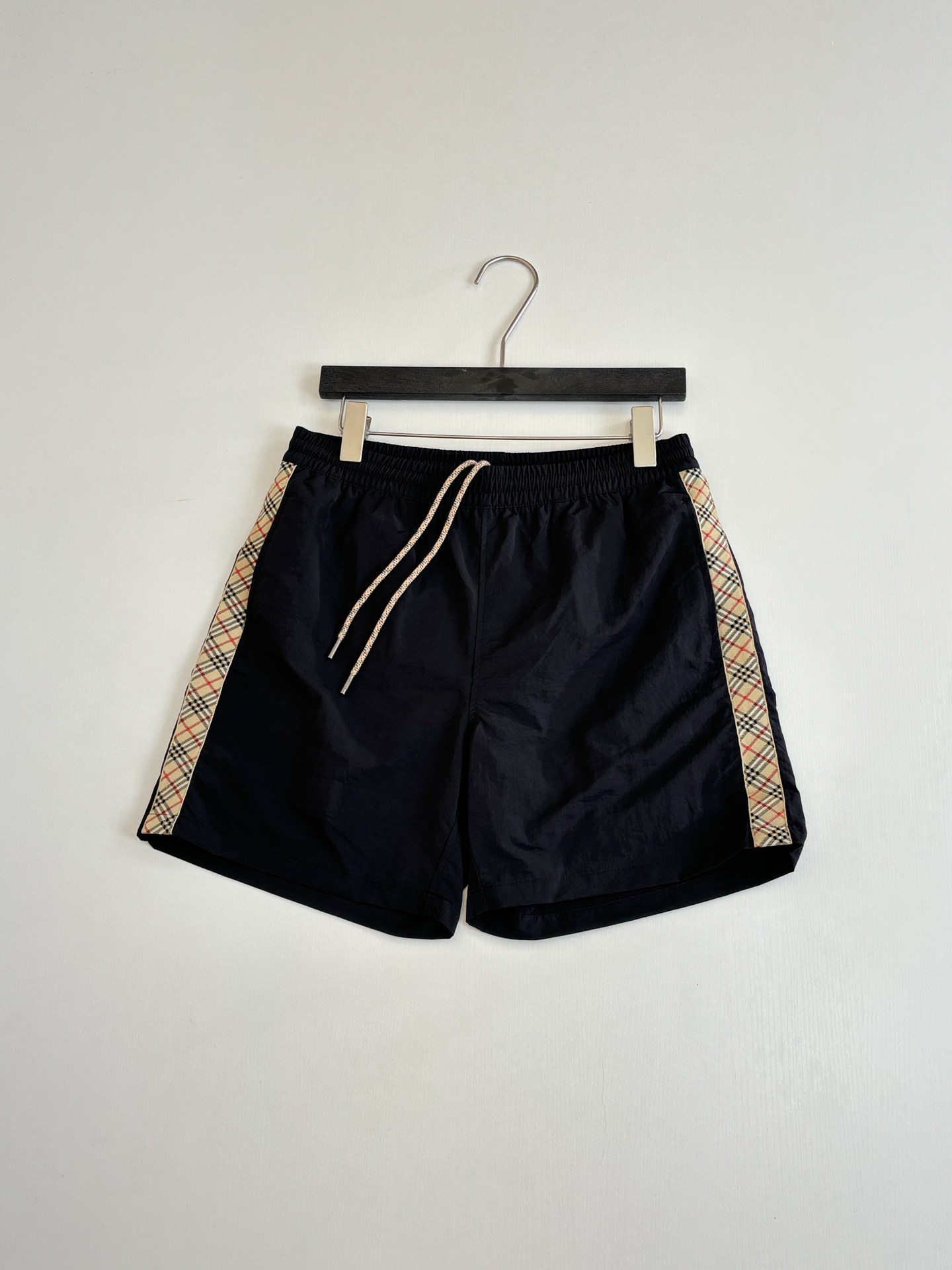 Burberry Burberr*/巴宝莉 尼龙侧边格纹抽绳沙滩休闲短裤