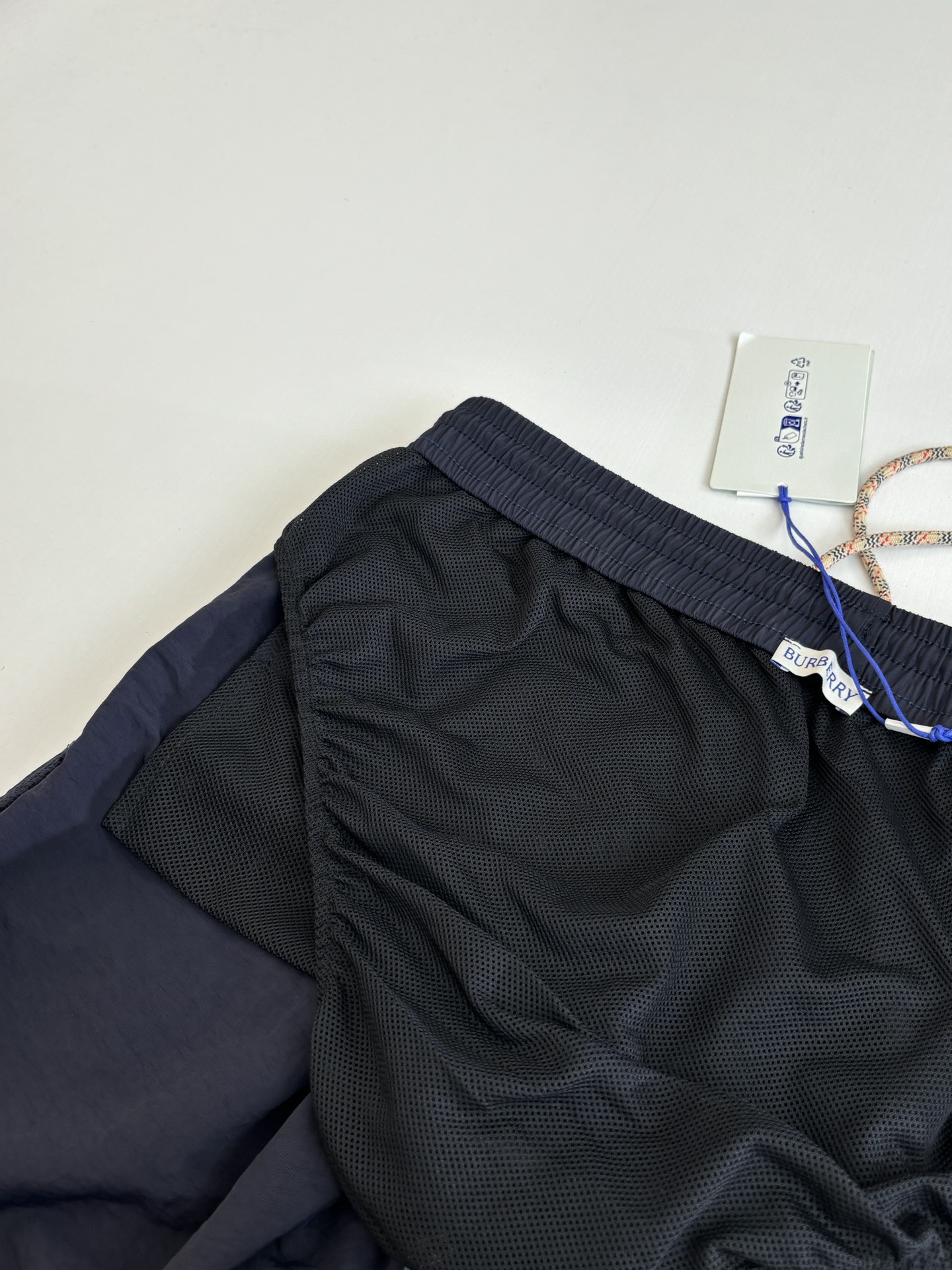 Burberry Burberr*/巴宝莉 尼龙侧边格纹抽绳沙滩休闲短裤