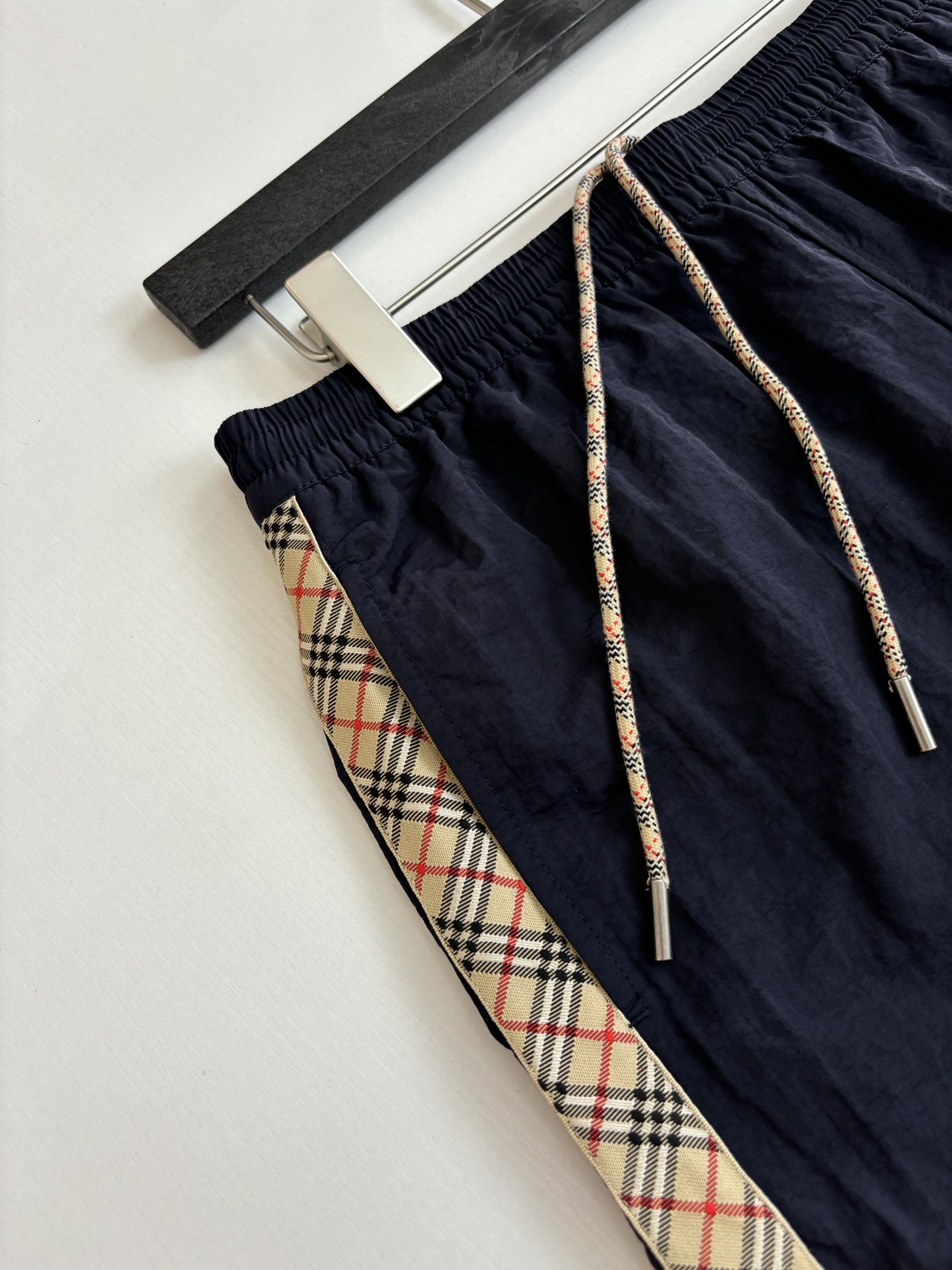 Burberry Burberr*/巴宝莉 尼龙侧边格纹抽绳沙滩休闲短裤