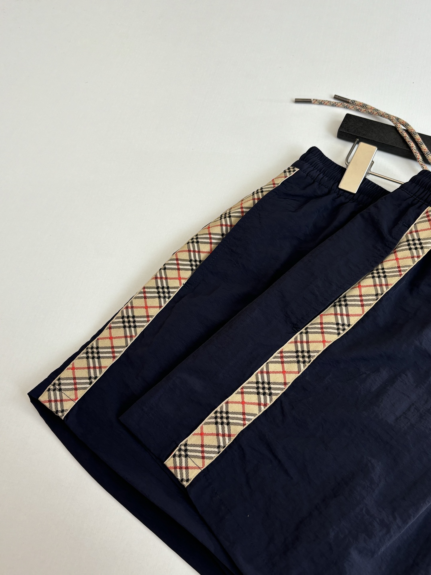 Burberry Burberr*/巴宝莉 尼龙侧边格纹抽绳沙滩休闲短裤