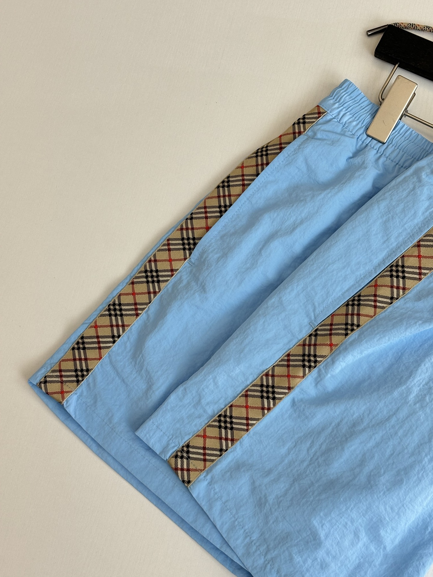 Burberry Burberr*/巴宝莉 尼龙侧边格纹抽绳沙滩休闲短裤