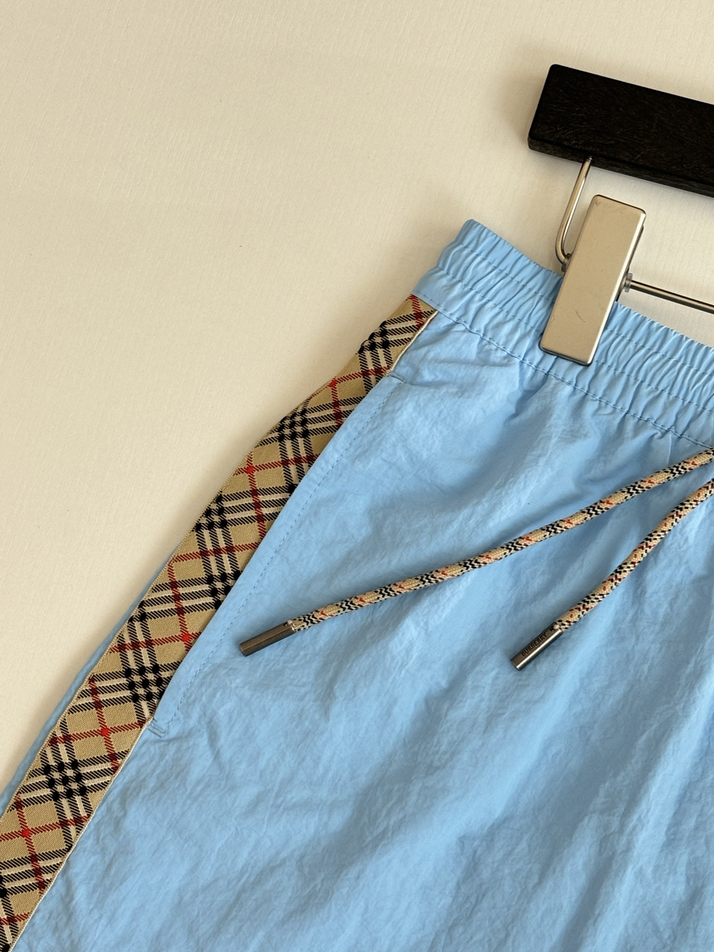 Burberry Burberr*/巴宝莉 尼龙侧边格纹抽绳沙滩休闲短裤