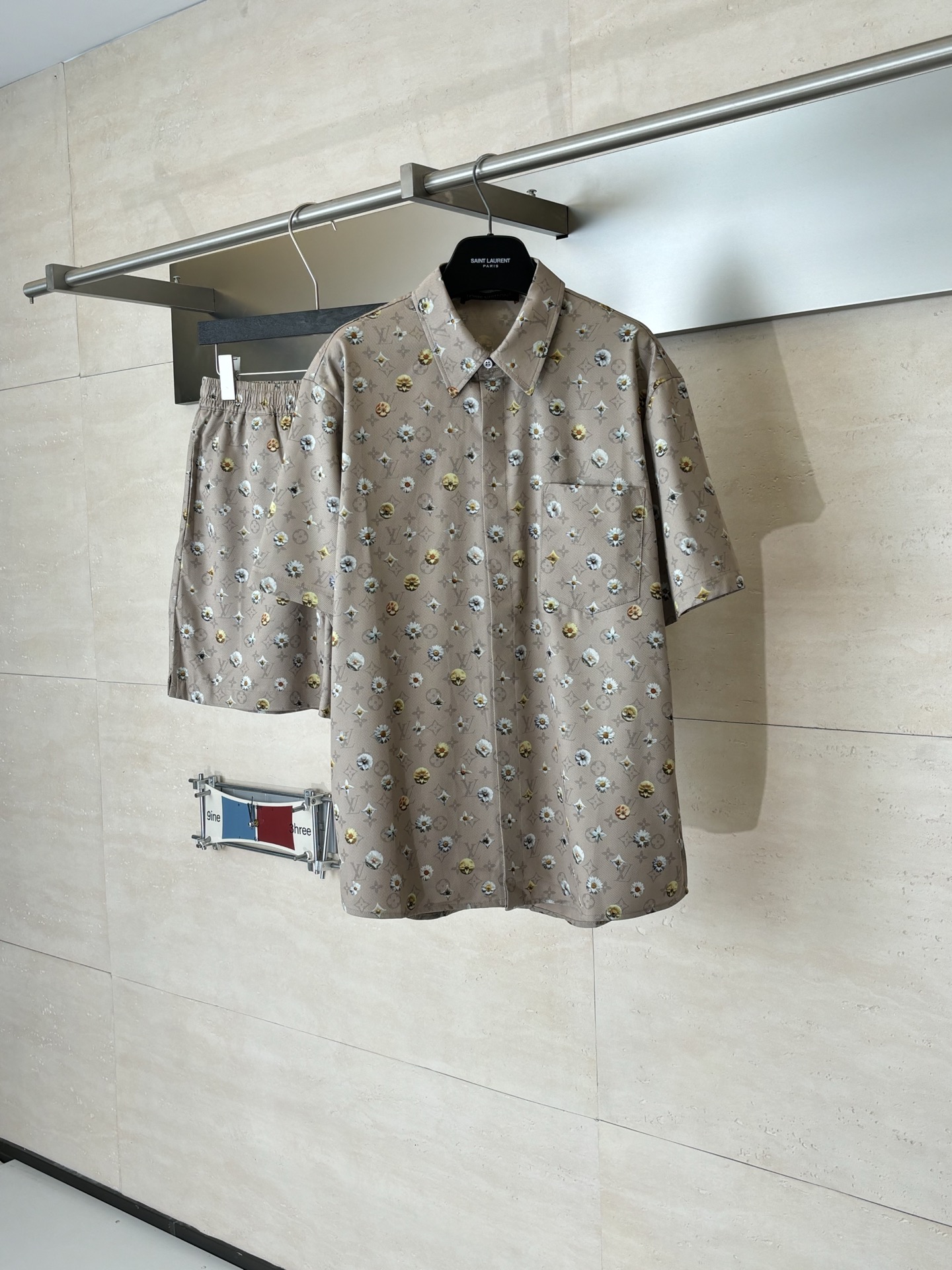 Louis Vuitton 1V/路易 SS26 夏季系列Monogram雏菊印花套装短袖衬衫