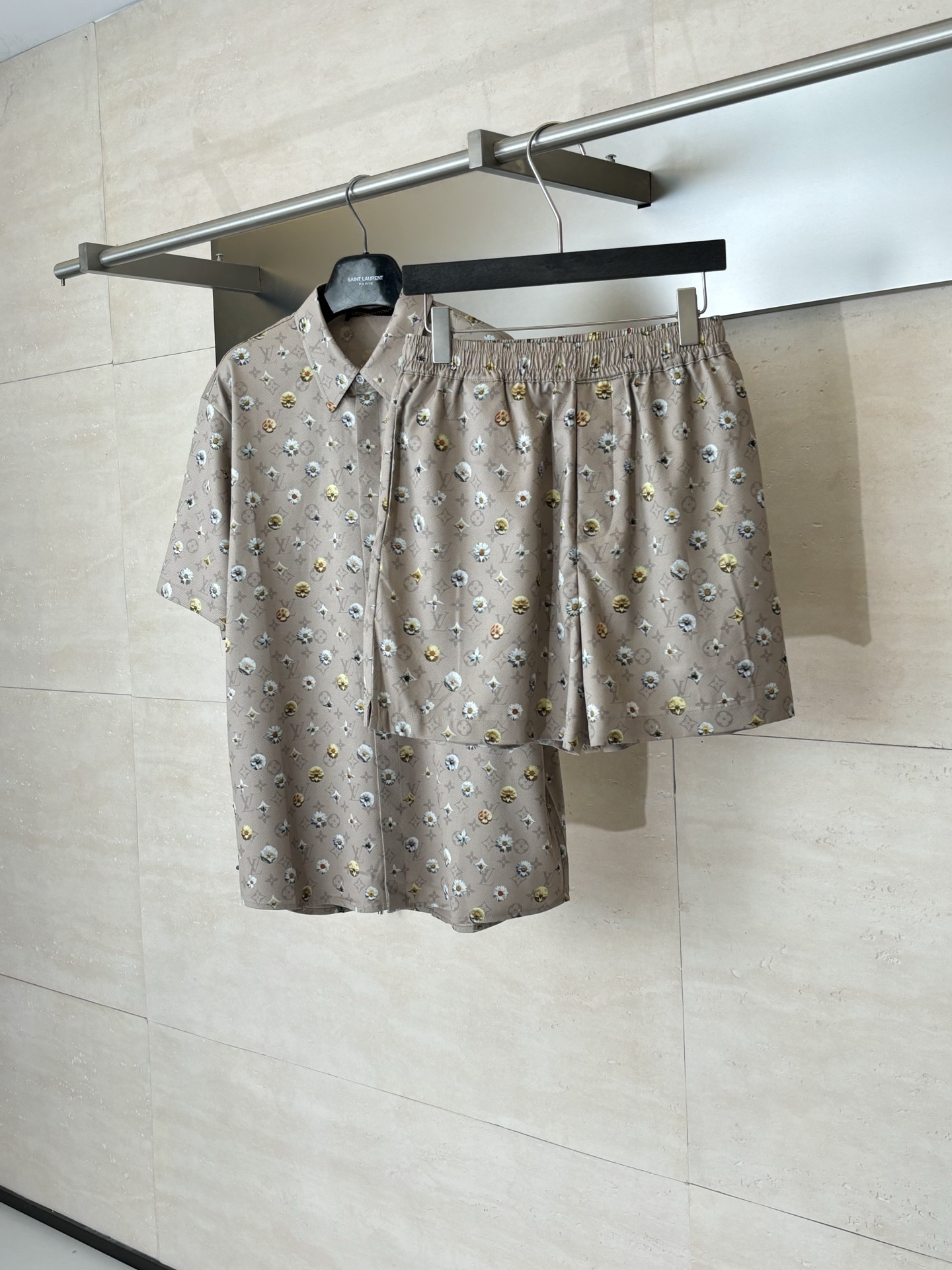 Louis Vuitton 1V/路易 SS26 夏季系列Monogram雏菊印花套装短裤