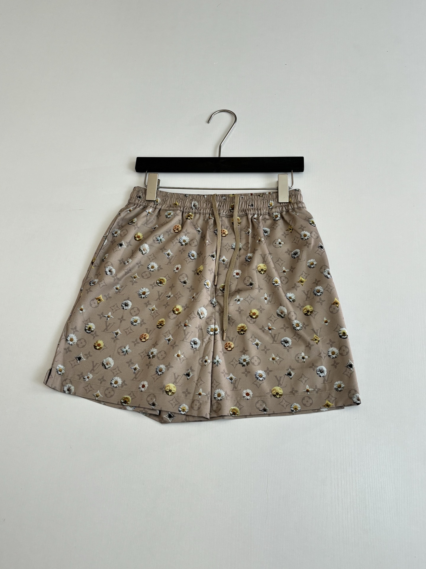 Louis Vuitton 1V/路易 SS26 夏季系列Monogram雏菊印花套装短裤