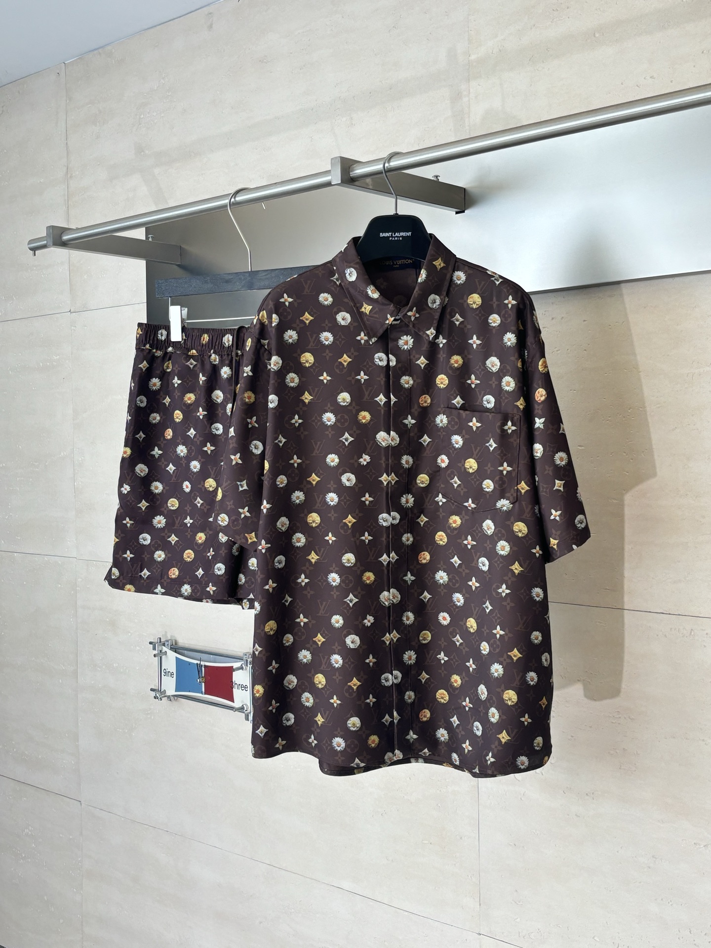 Louis Vuitton 1V/路易 SS26 夏季系列Monogram雏菊印花套装短袖衬衫