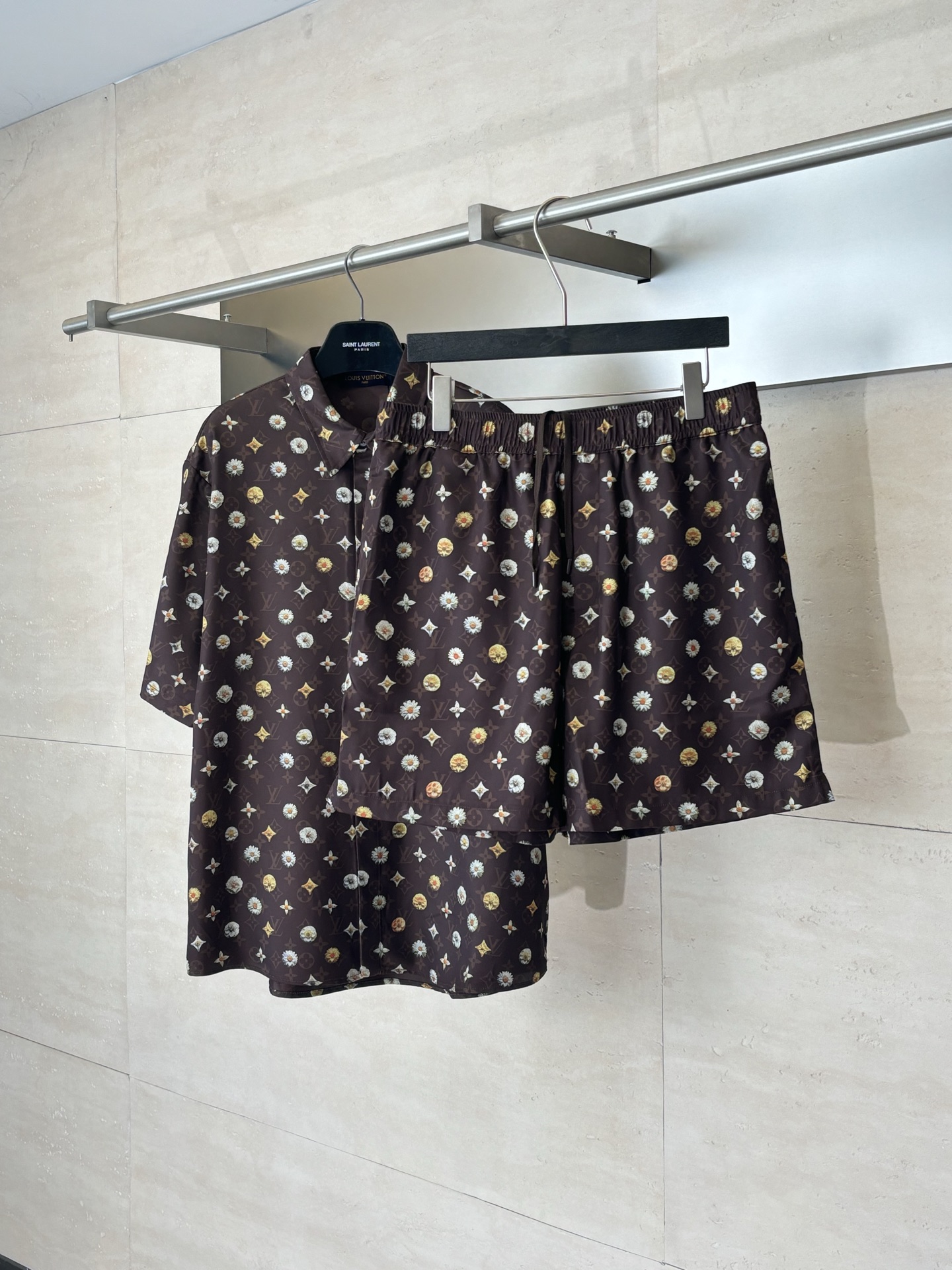 Louis Vuitton 1V/路易 SS26 夏季系列Monogram雏菊印花套装短裤
