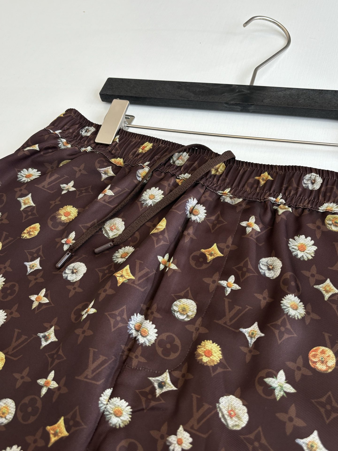 Louis Vuitton 1V/路易 SS26 夏季系列Monogram雏菊印花套装短裤