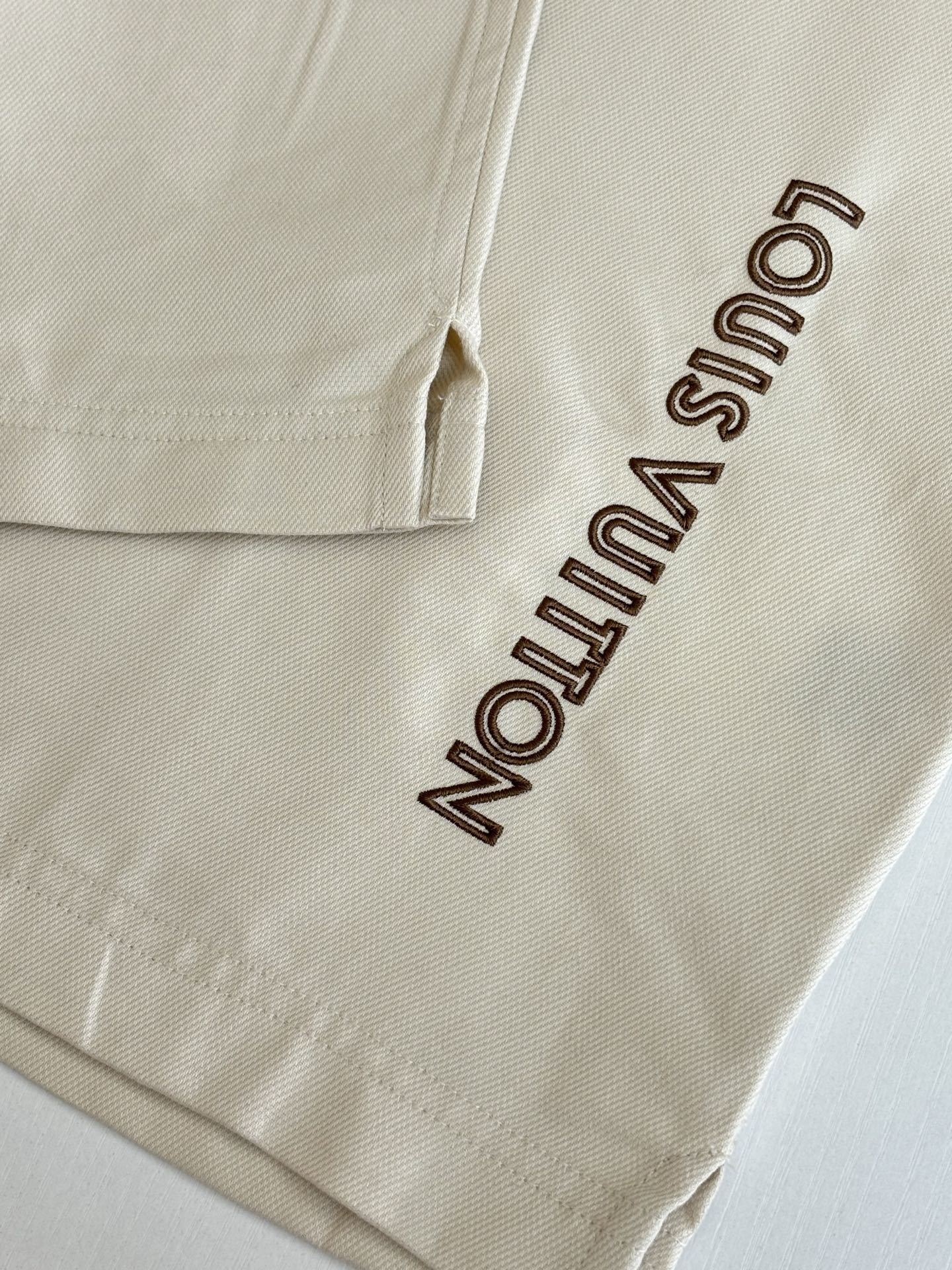 Louis Vuitton 1V/路易 SS26 夏季新款撞色织带标识短袖衬衫