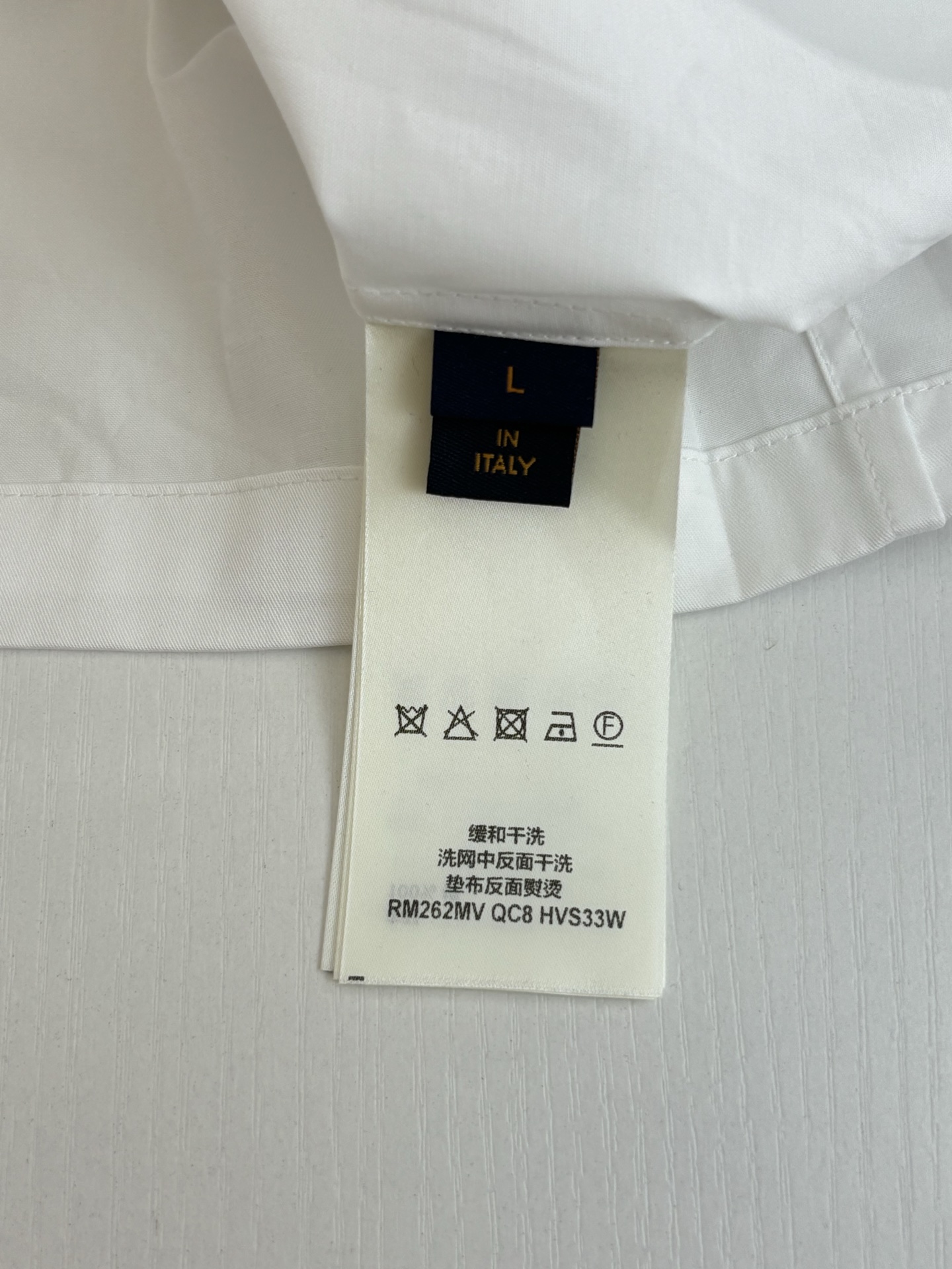 Louis Vuitton 1V/路易 Monogram压花口袋翻领短袖衬衫