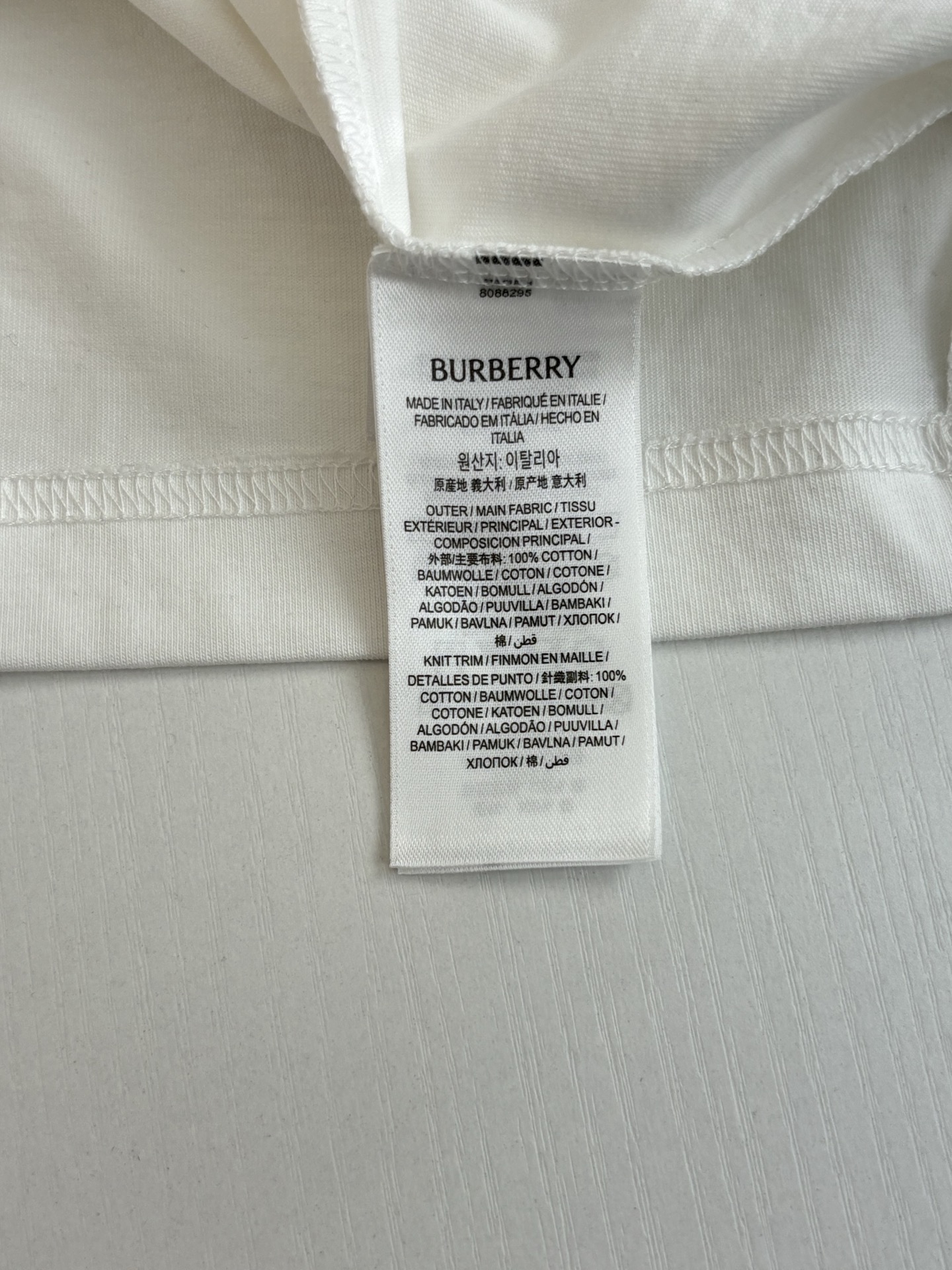 Burberry Burberr*/巴宝莉 Bbr 1856哥特字体旗帜刺绣短袖T恤