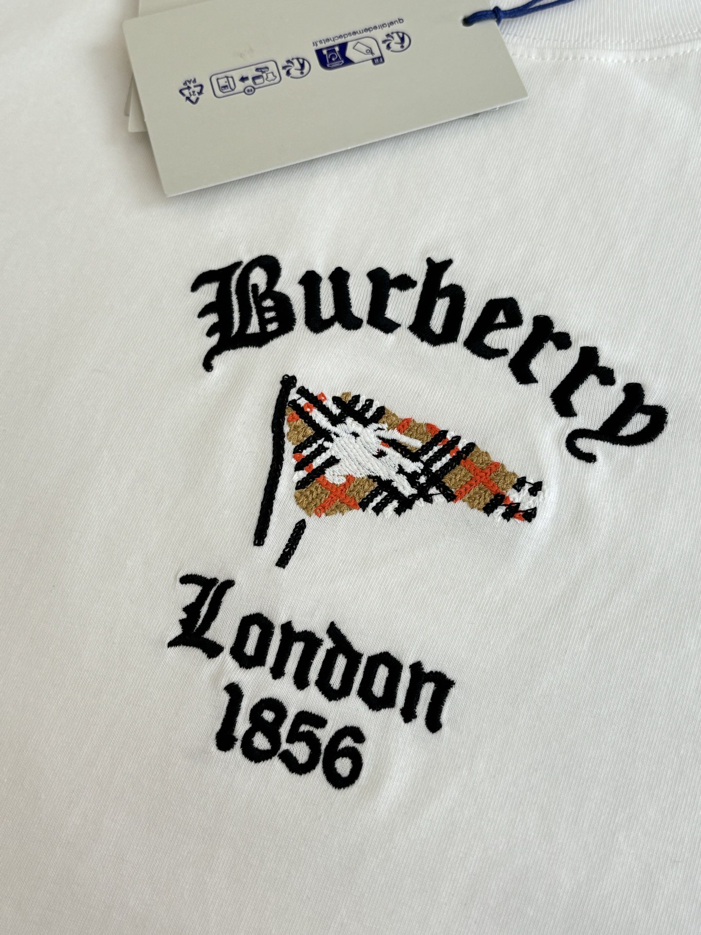 Burberry Burberr*/巴宝莉 Bbr 1856哥特字体旗帜刺绣短袖T恤