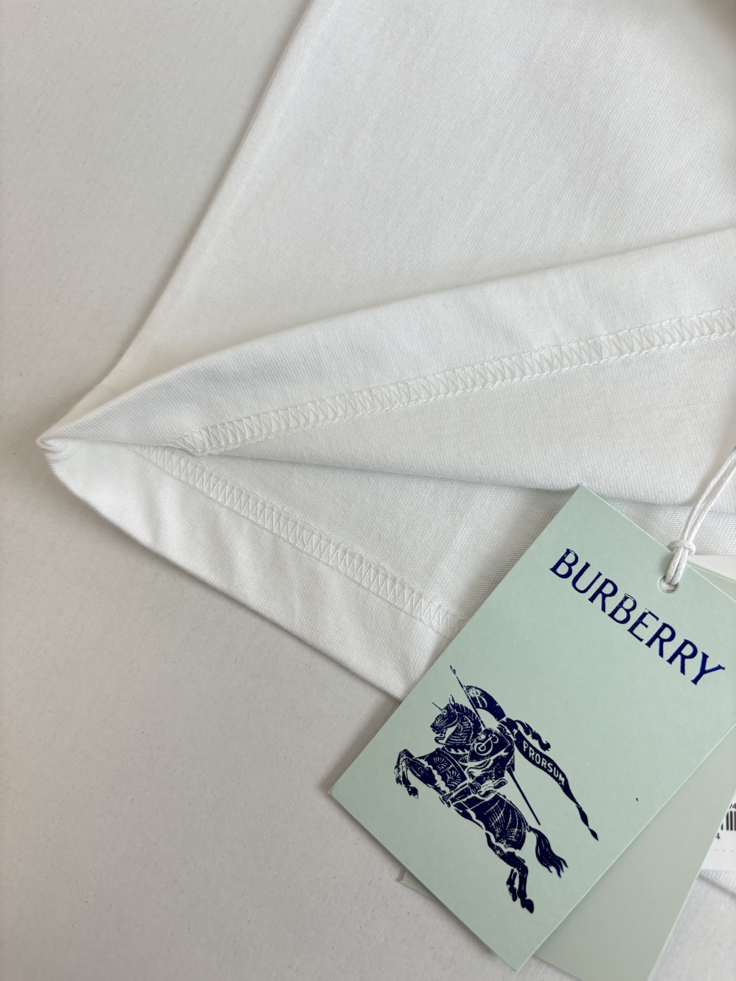 Burberry Burberr*/巴宝莉 胸口战马刺绣圆领短袖T恤