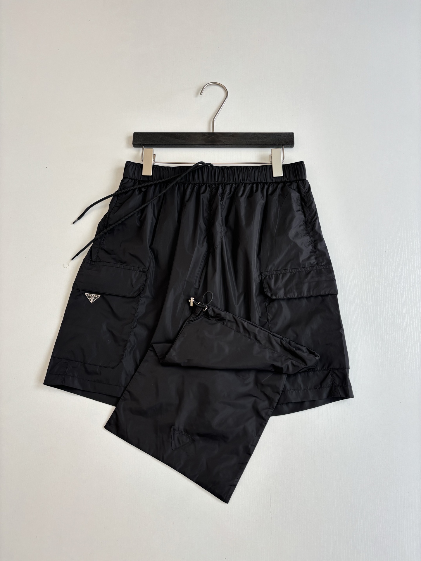 Prada Prad*/普拉达 三角标工装尼龙短裤