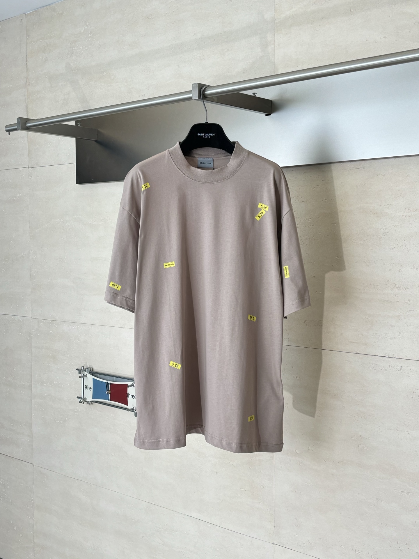 Balenciaga Balenciag*/巴黎 26SS 520限定标签印花短袖