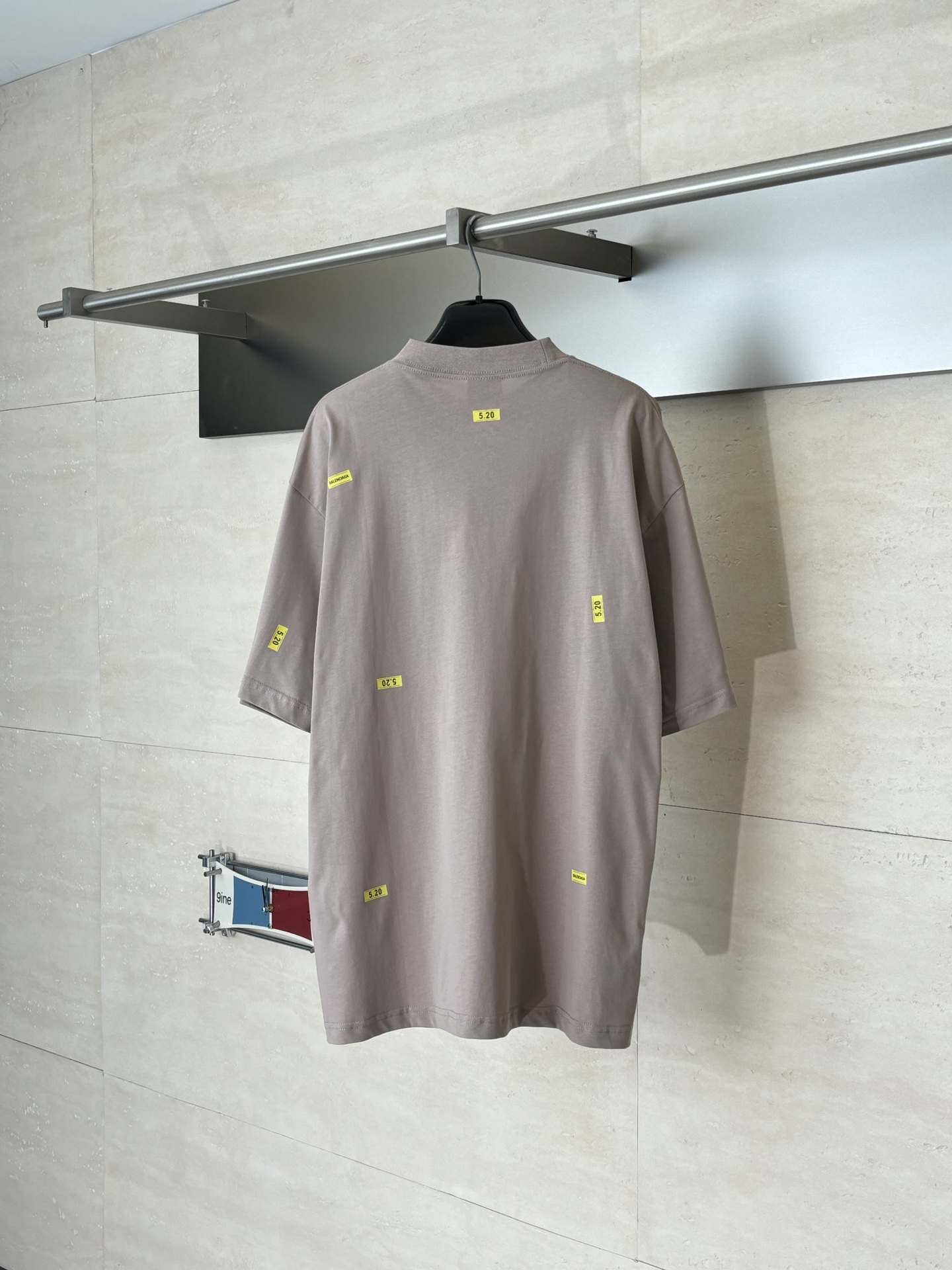 Balenciaga Balenciag*/巴黎 26SS 520限定标签印花短袖