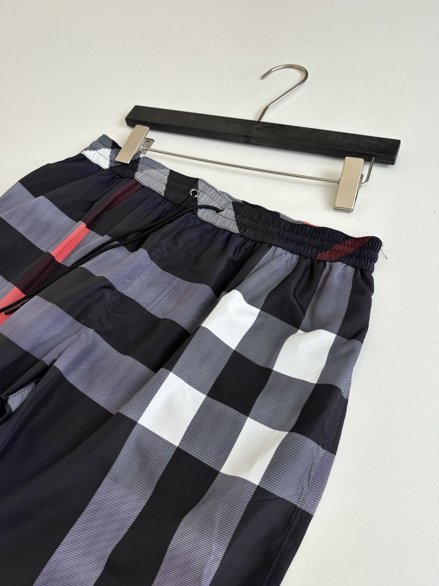 Burberry Burberry*/巴宝莉 25SS春夏新款 格纹短裤