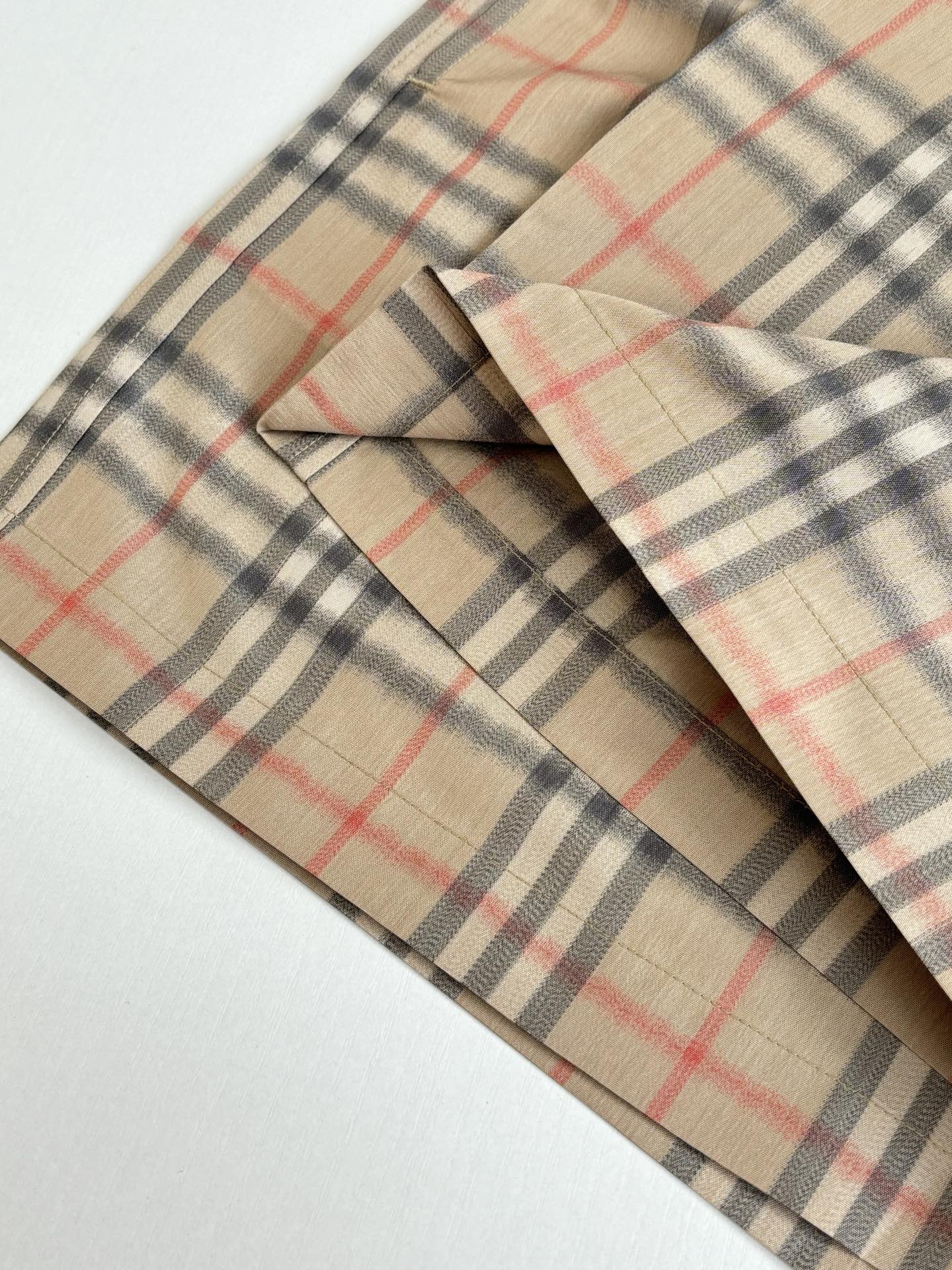 Burberry Burberr*/巴宝莉 Vintage 格纹沙滩短裤