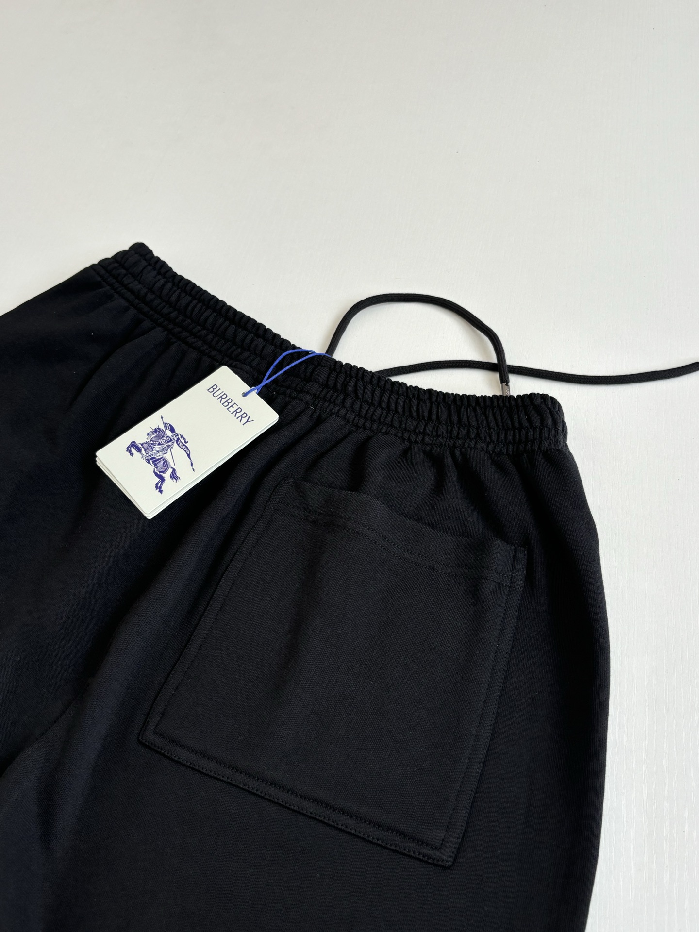 Burberry Burberr*/巴宝莉 马术骑士刺绣运动短裤