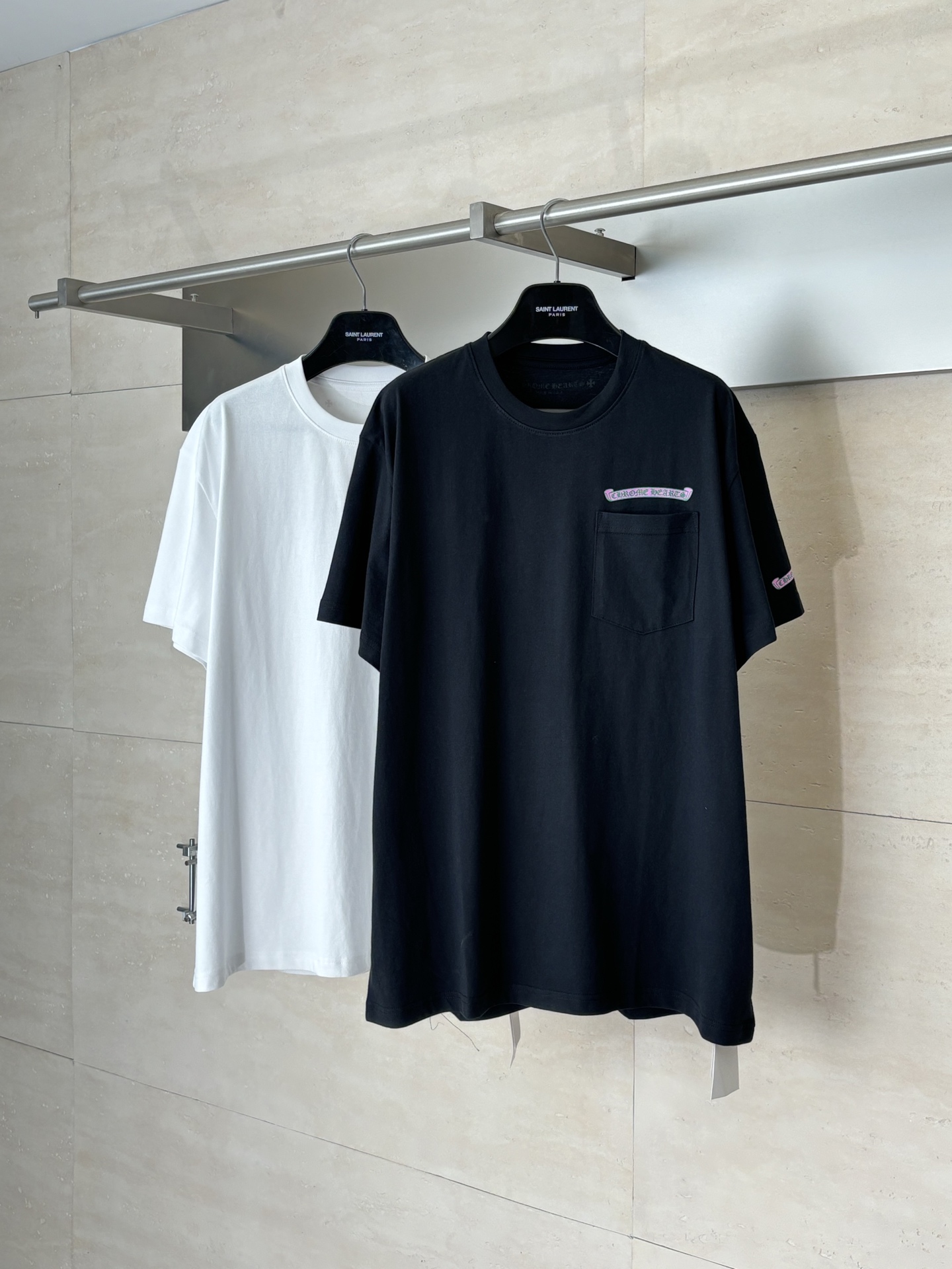 Chrome Hearts Chrome Heart*/克罗心 黑粉卷轴印花短袖T恤