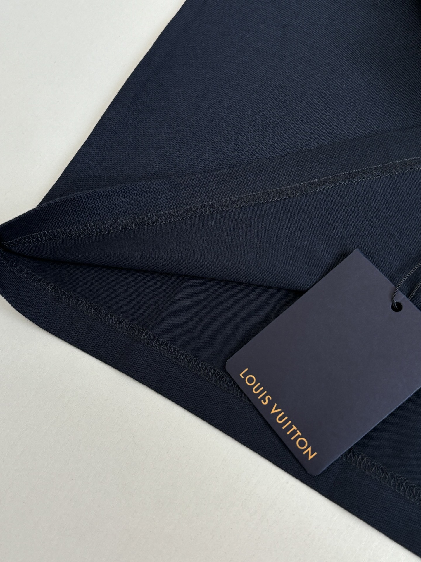 Louis Vuitton 1V/路易 SS26 牛仔贴布磨毛刺绣短袖T恤