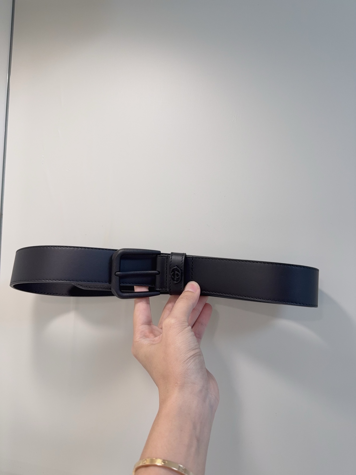 NO:586347,GG decorated square buckle belt. The neutral tones of exquisite cow leather and the square buckle perfectly match, exuding a business formal style. This wide belt is made of selected cow leather. The brand engraved on the square buckle metal ring shows your personal charm., belt, cowhide19860909GG饰方形搭扣腰带 中性色调精致牛皮革与方形搭扣完美合璧,不经意间散发商务正装风范,这款宽版腰带精选牛皮革制作,方形搭扣金属环上品牌刻花尽显个性魅力.,皮带,cowhide,Belt