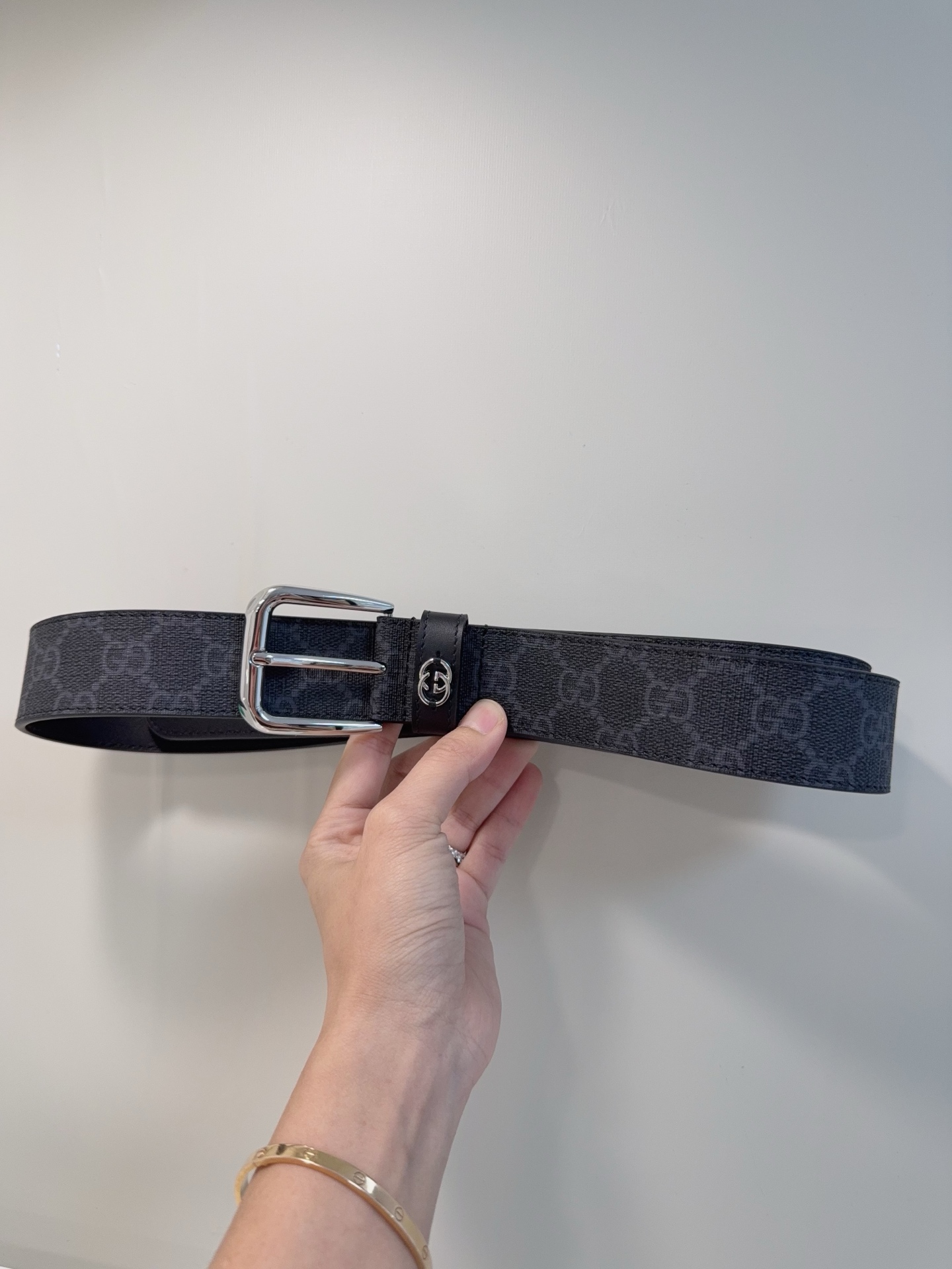 NO:763769,GG decorated square buckle belt. The neutral tones of exquisite cow leather and the square buckle perfectly match, exuding a business formal style. This wide belt is made of selected cow leather. The brand engraved on the square buckle metal ring shows your personal charm., belt, cowhide19860909GG饰方形搭扣腰带 中性色调精致牛皮革与方形搭扣完美合璧,不经意间散发商务正装风范,这款宽版腰带精选牛皮革制作,方形搭扣金属环上品牌刻花尽显个性魅力.,皮带,cowhide,Belt