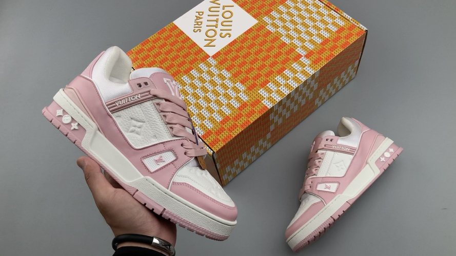 Louis Vuitton Trainer 2.0 Sneaker Low Pink/White, Stylish & Comfortable