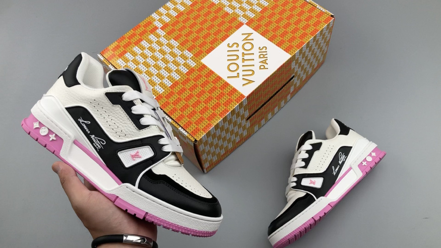 Louis Vuitton Trainer 2.0 Sneaker Low: Sporty, Retro, and Versatile Shoes 13 Louis Vuitton Trainer 2.0 Sneaker Low: Sporty, Retro, and Versatile Shoes