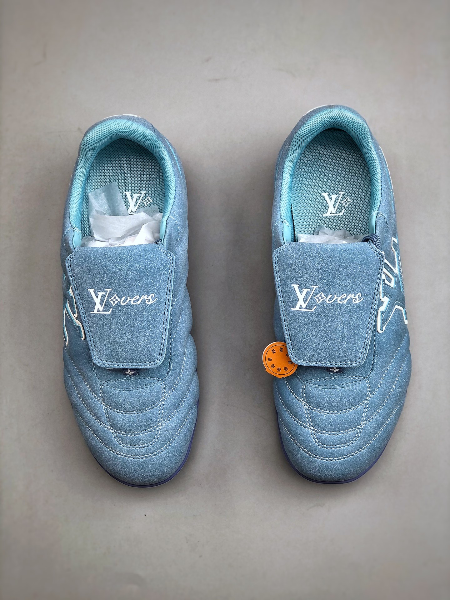 380 当季新款 LV BUTTERSOFT 运动鞋 本款 LV Buttersoft 运动鞋出自路易威登