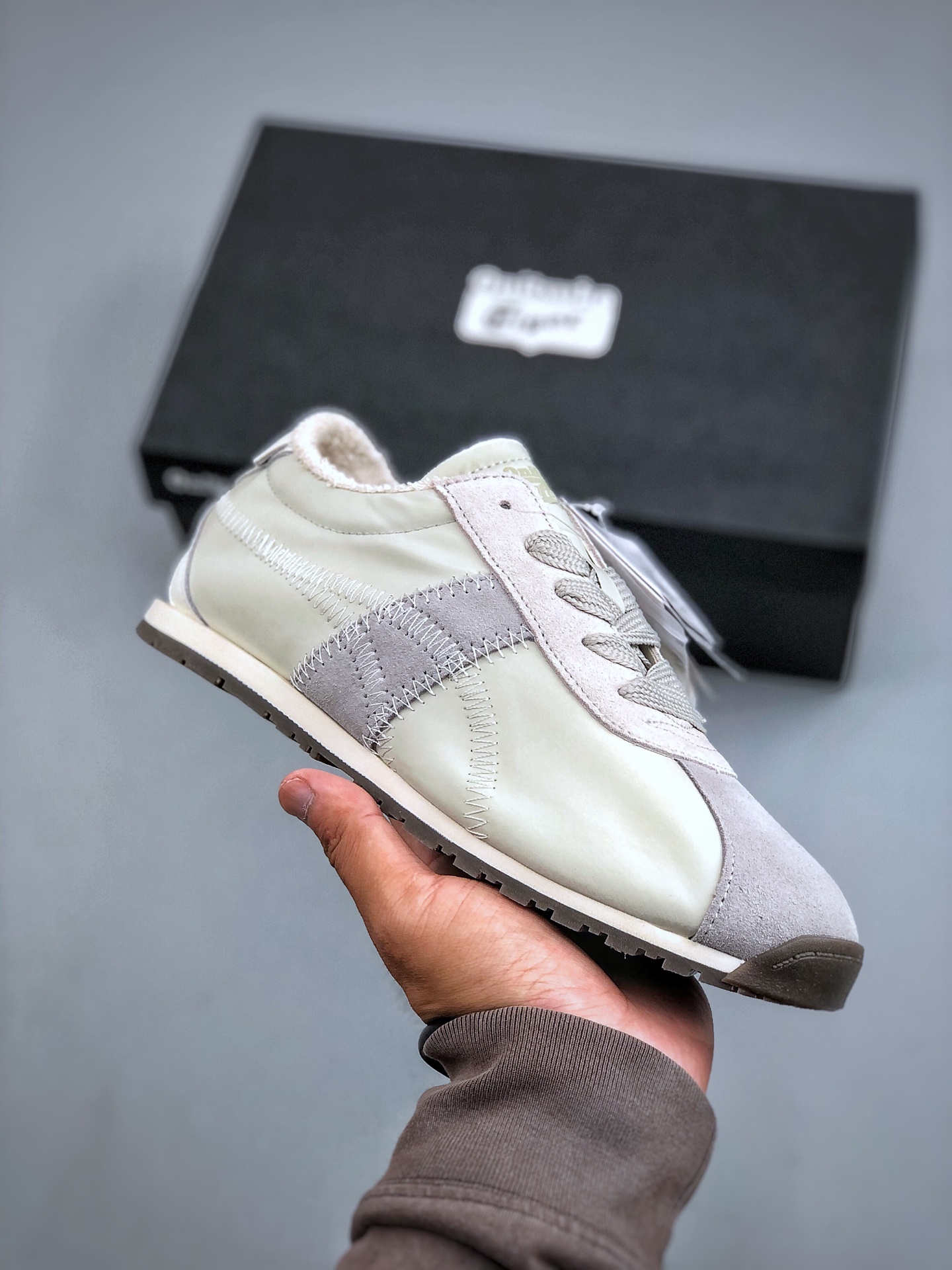 💰 280  Asicsr 鬼塚虎 /Onitsuka Tiger CORSAIR A55  复古单品 舒适时尚 防滑耐磨低帮 生活休闲鞋 男女同款 货号：1183C317-020 尺码：35-45