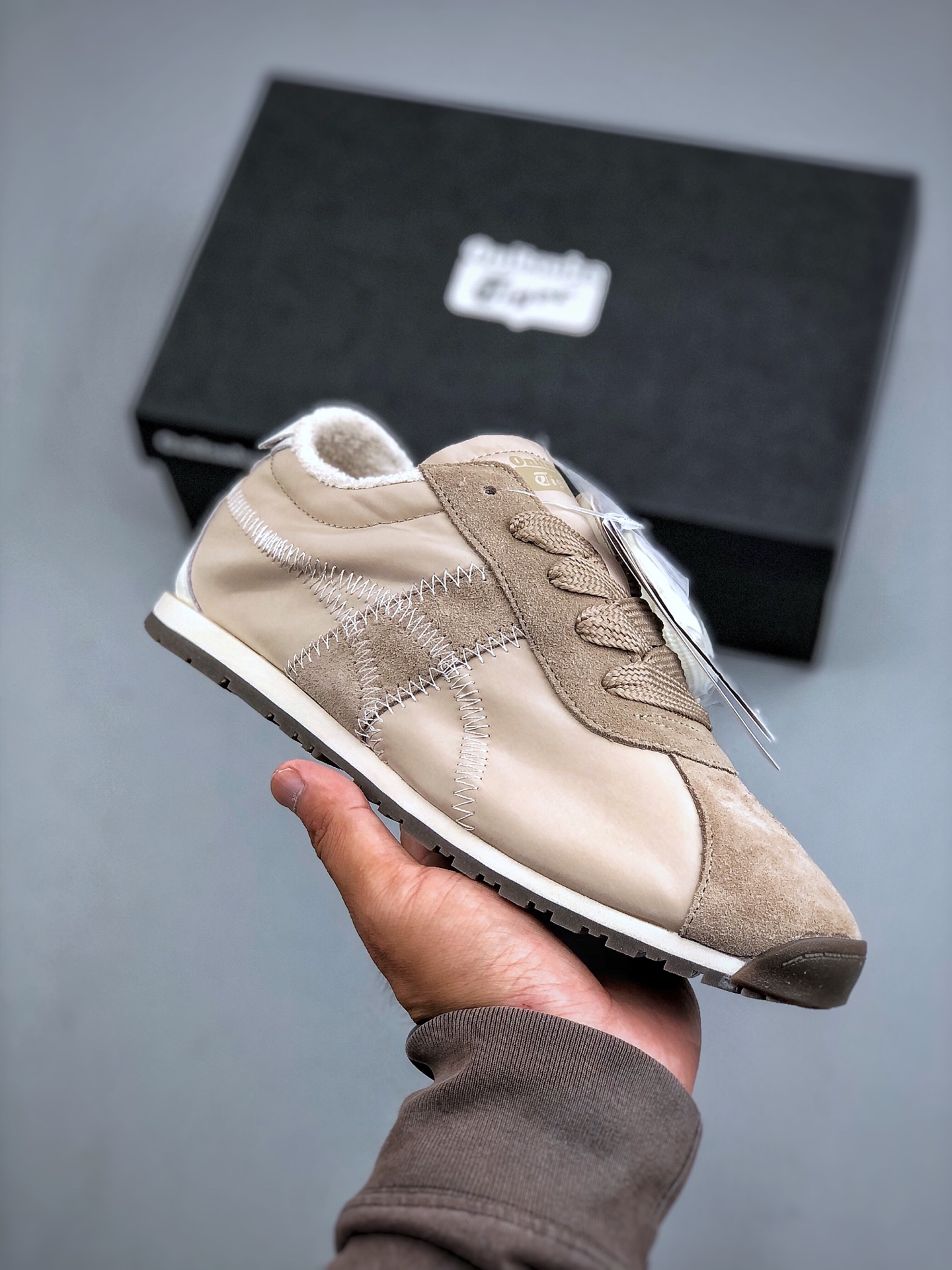 💰280  Asicsr 鬼塚虎 /Onitsuka Tiger CORSAIR A55  复古单品 舒适时尚 防滑耐磨低帮 生活休闲鞋 男女同款 货号：1183C317-021 尺码：35-45