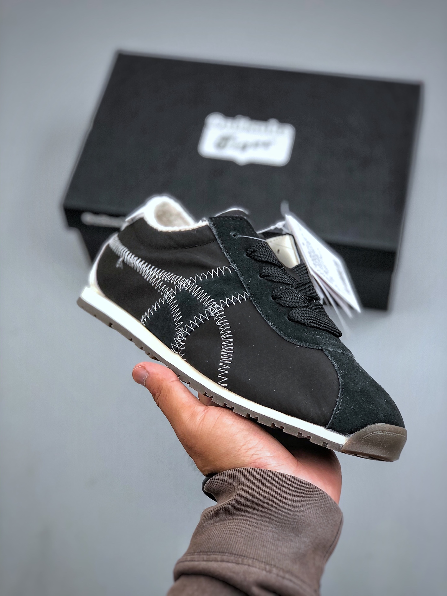 💰280  Asicsr 鬼塚虎 /Onitsuka Tiger CORSAIR A55  复古单品 舒适时尚 防滑耐磨低帮 生活休闲鞋 男女同款 货号：1183C317-001 尺码：35-45