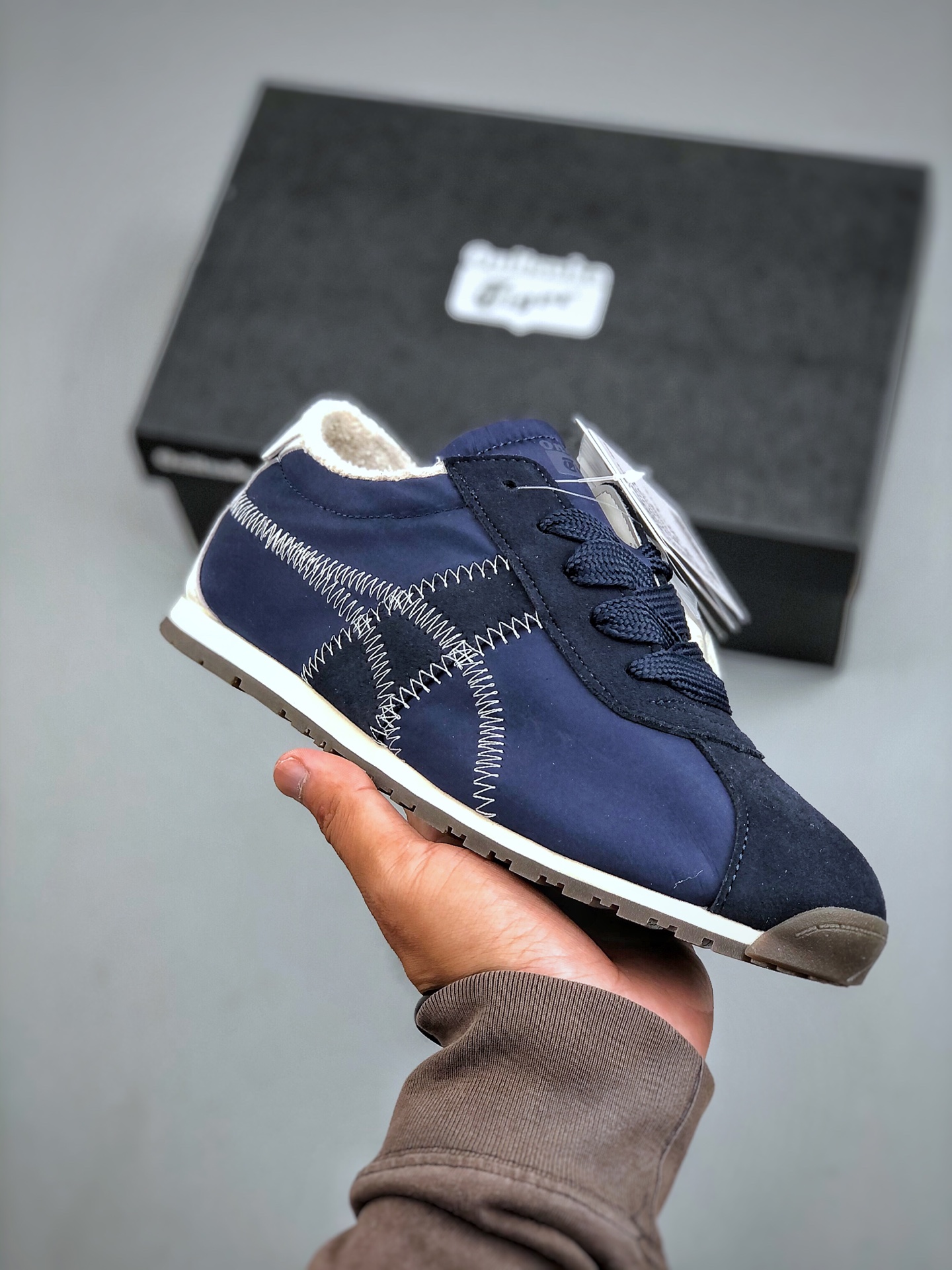 💰280  Asicsr 鬼塚虎 /Onitsuka Tiger CORSAIR A55  复古单品 舒适时尚 防滑耐磨低帮 生活休闲鞋 男女同款 货号：1183C317-401尺码：35-45