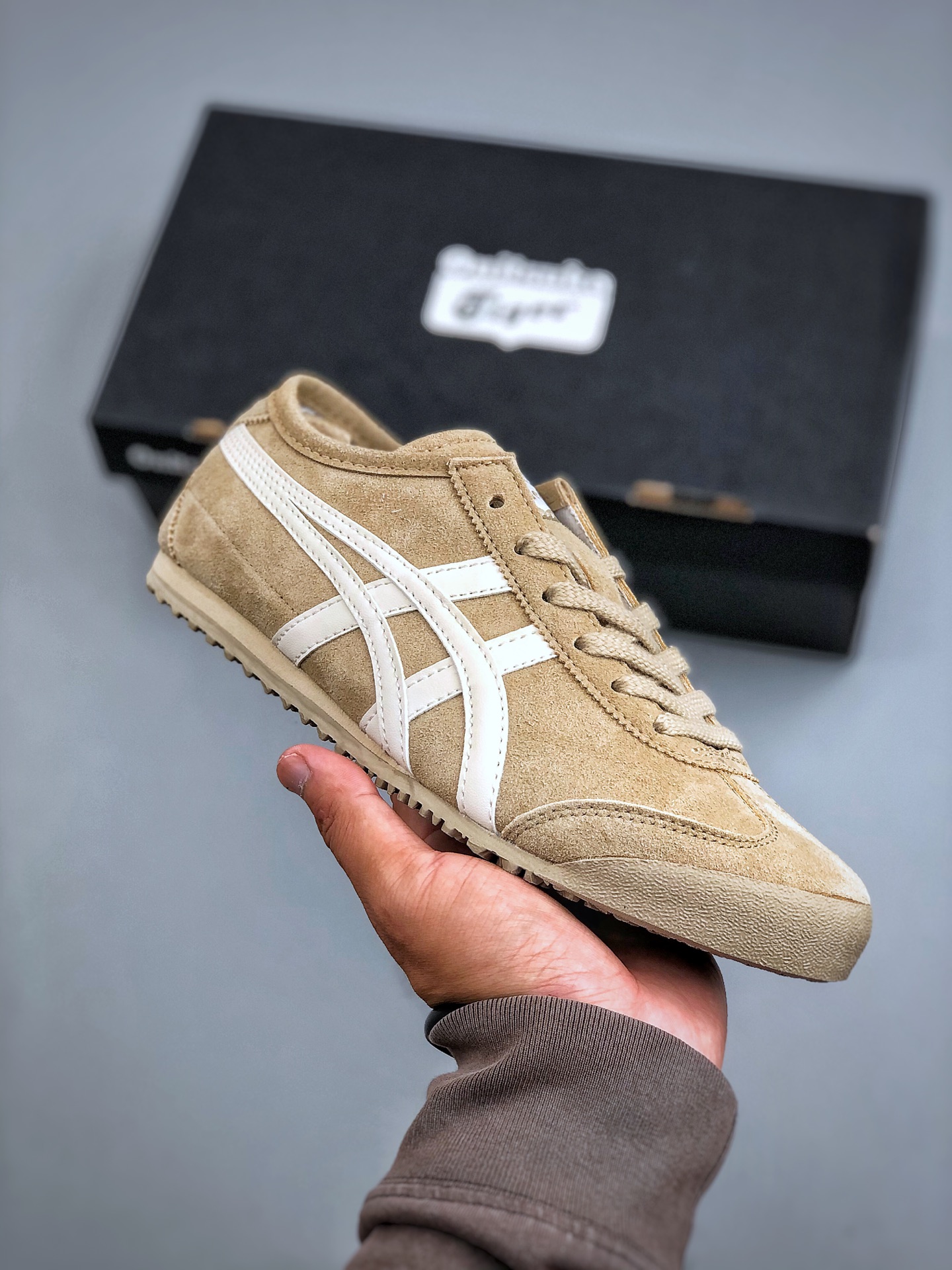 💰240  Asics Onitsuka Tiger MEXICO 66 亚瑟士鬼冢虎复古经典板鞋  货号：1183C520 -200 尺码：36-45（半）