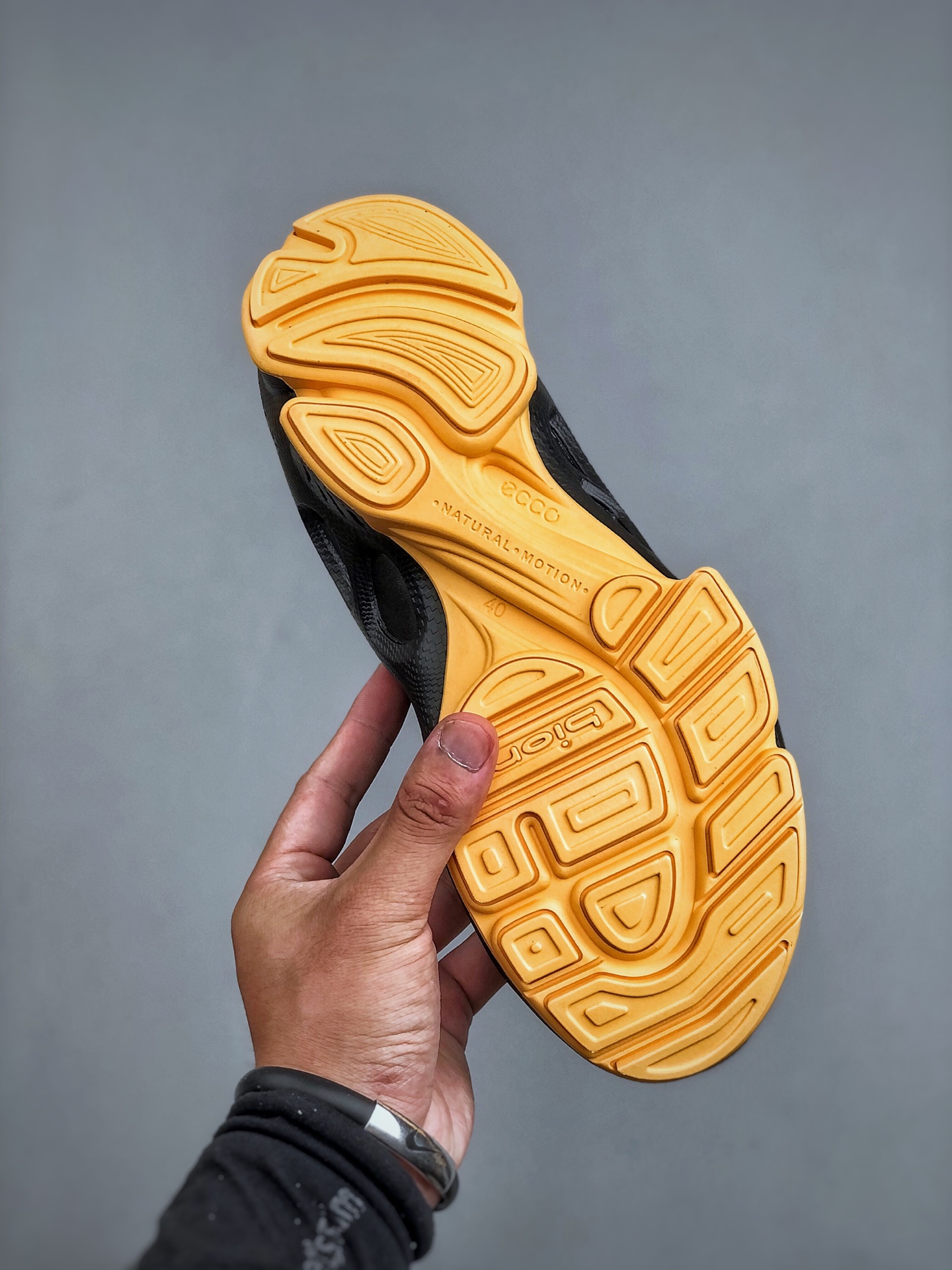 280 Ecco 2024爱步 15周年经典 特有LOGO车边 特别有型 北欧风格 舒适 休闲保暖 超弹性 耐磨 减震-Chinese UA Cheap High Quatity Brand Clothes Bags handbags Sneakers wholesale wholesaler seller from China Factory suppliers Fashion Clothing Shoes best Quality Beautiful Price 280 Ecco 2024爱步 15周年经典 特有LOGO车边 特别有型 北欧风格 舒适 休闲保暖 超弹性 耐磨 减震