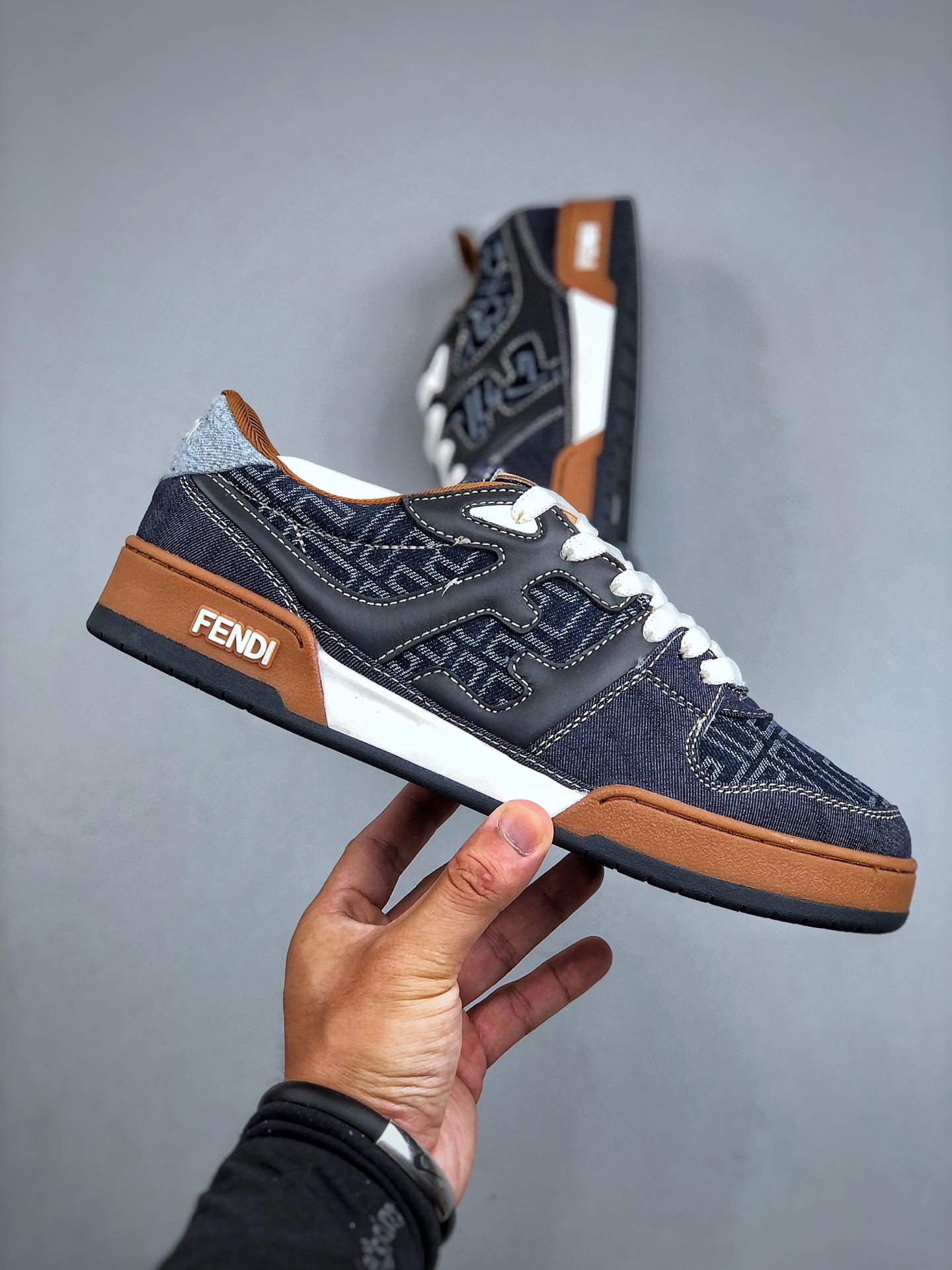 380 广东原装高端品质 FENDI芬迪 Match 圆头厚底 低帮板鞋 Fendi芬迪情侣款休闲鞋