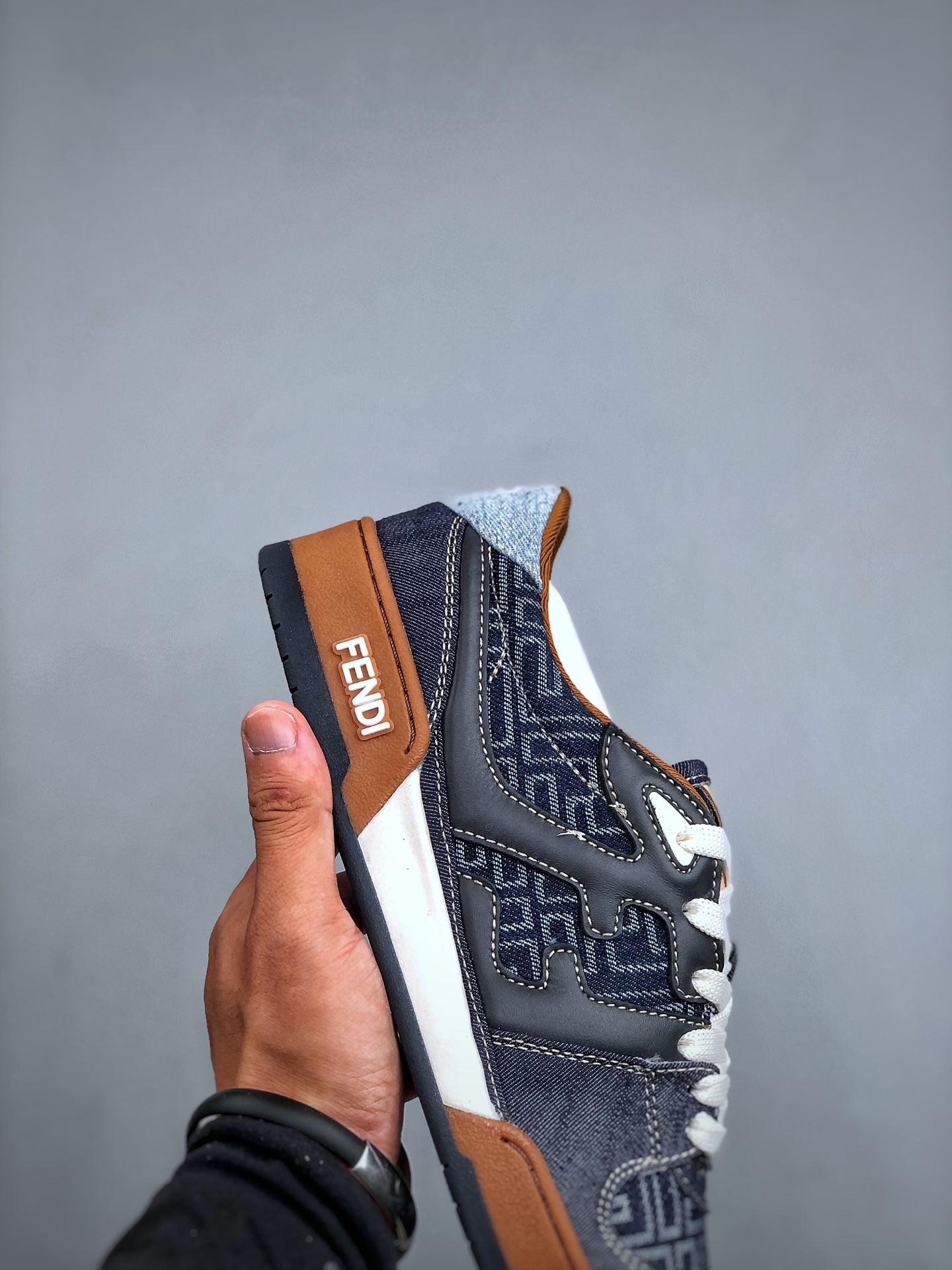 380 广东原装高端品质 FENDI芬迪 Match 圆头厚底 低帮板鞋 Fendi芬迪情侣款休闲鞋